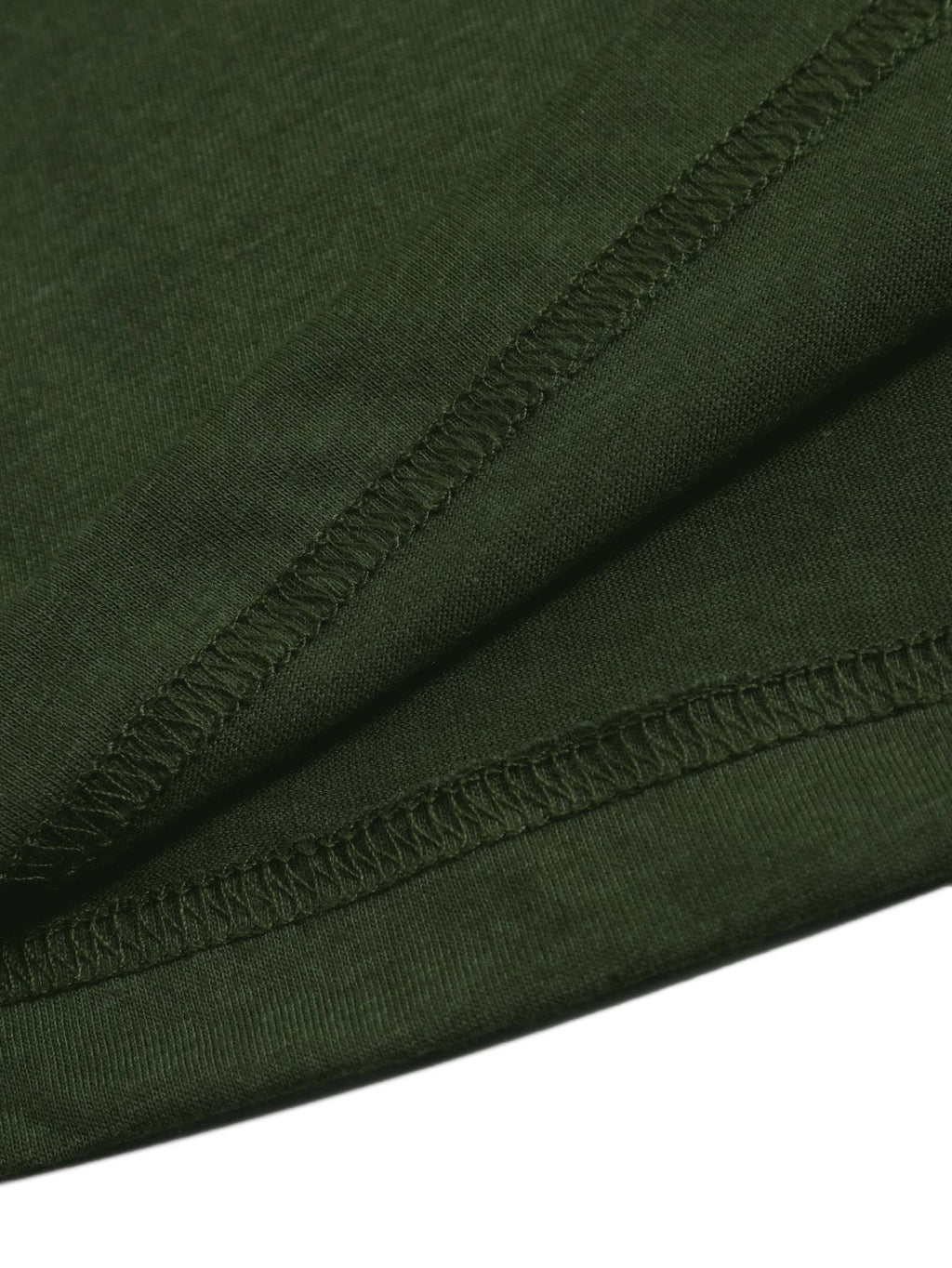 Top grande taille, coupe ample, manches longues, porté de face