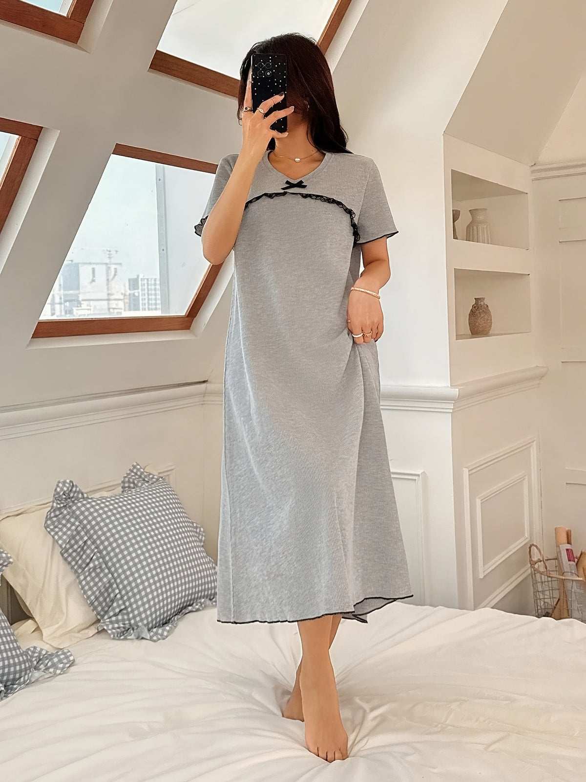 Chemise de nuit grande taille — Dentelle noire, trois coloris