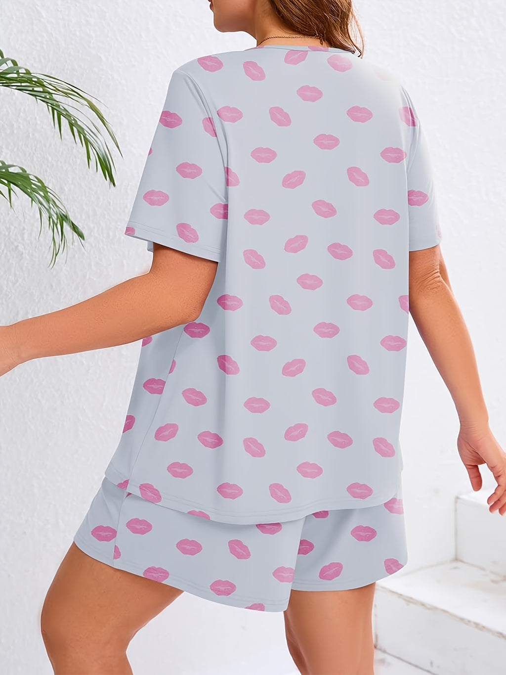 Pyjama grande taille à imprimé fleuri, manches courtes, vu de dos