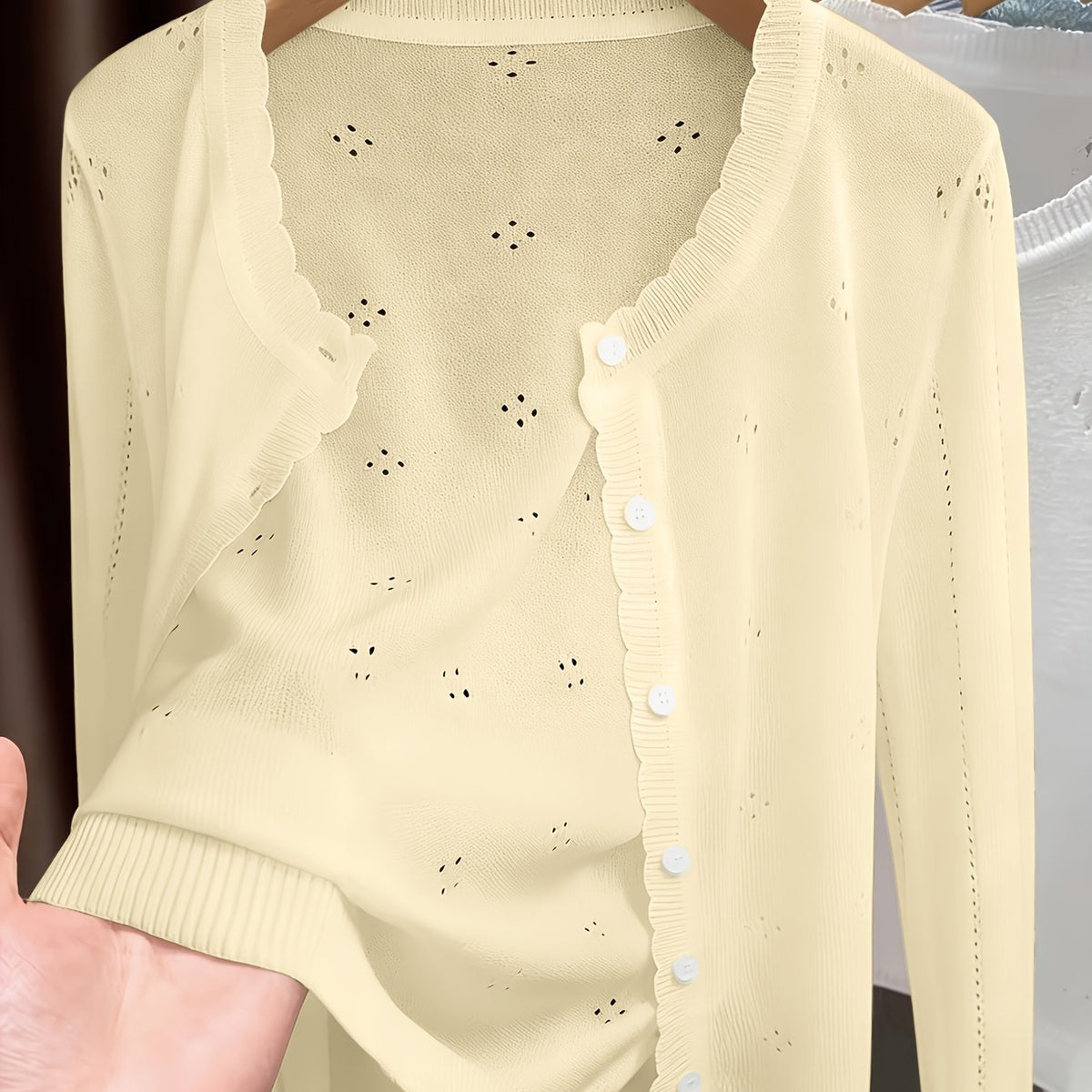 Cardigan grande taille en maille, coupe oversize, maille souple, détail du tissu