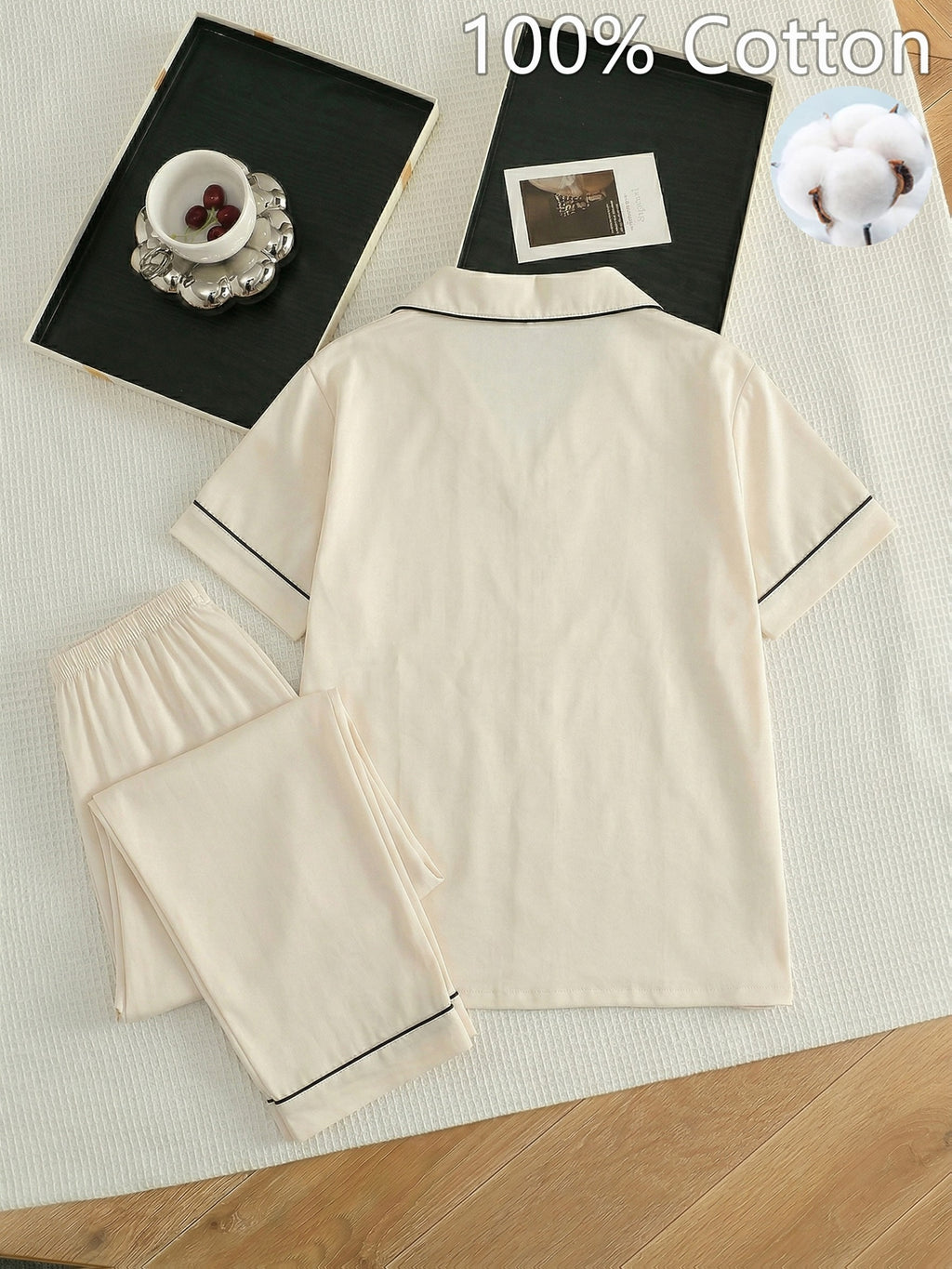 Pyjama grande taille à broderies, manches courtes, toucher naturel, détail du tissu
