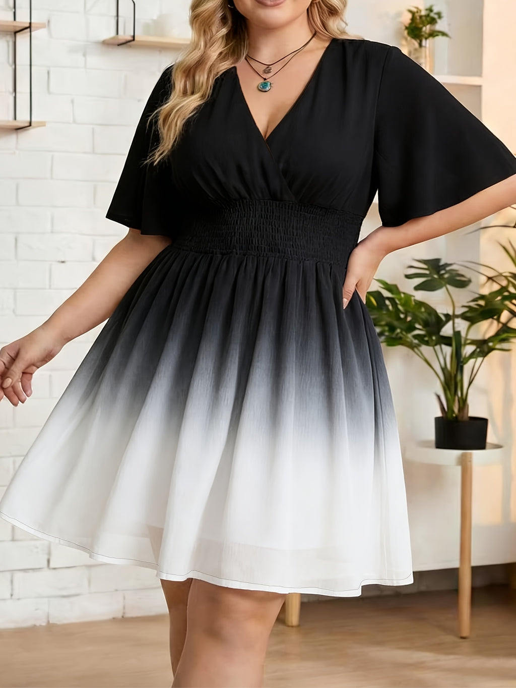 Robe courte grande taille — Mousseline à l'effet dégradé