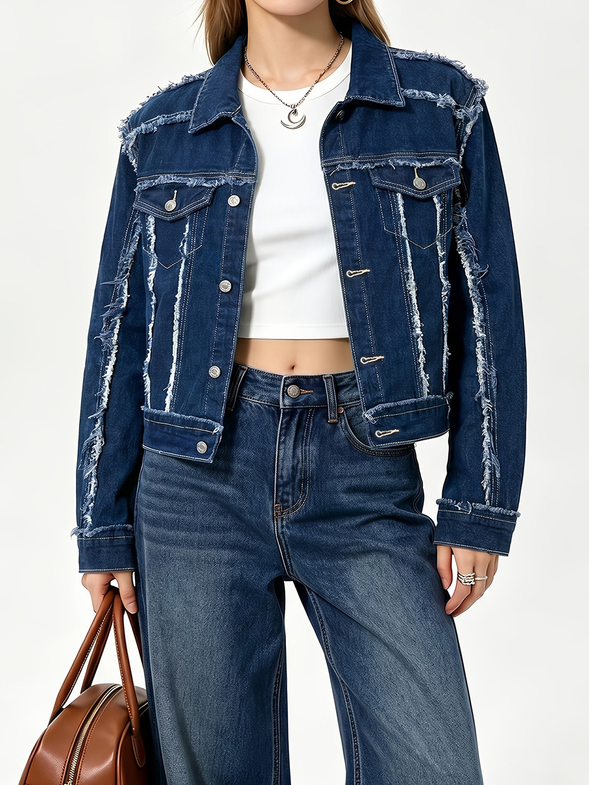 Veste grande taille, coupe oversize, manches longues, tenue franche, porté de face