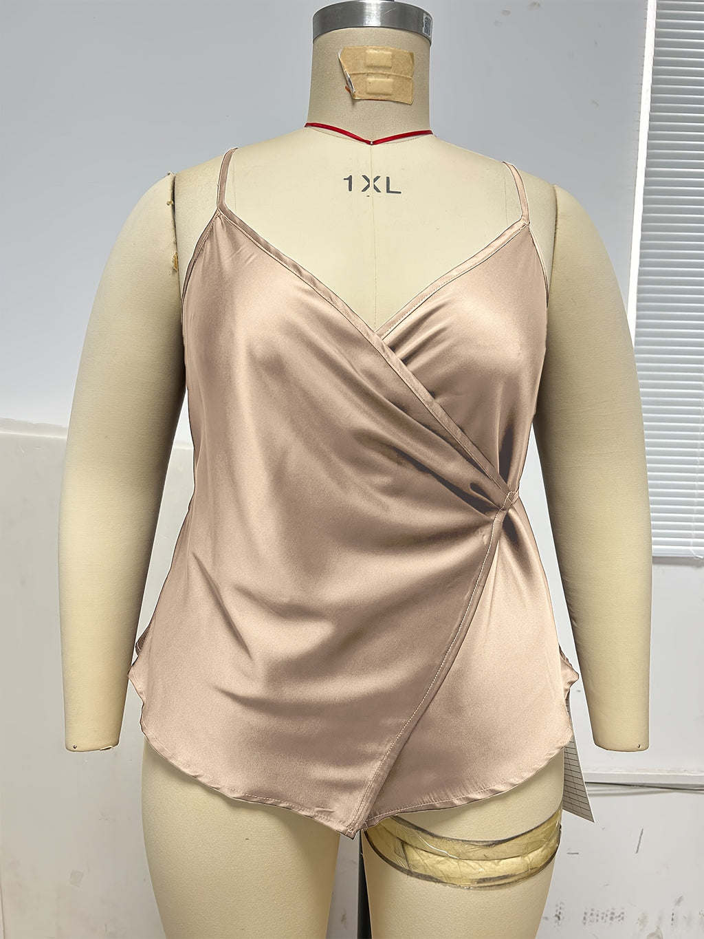 Débardeur grande taille en satin en dégradé sans manches, tombé fluide, autre coloris
