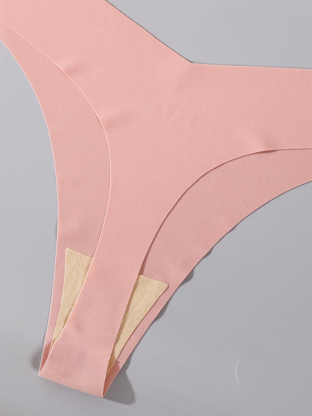 Culotte grande taille, allure élégante, vue de profil