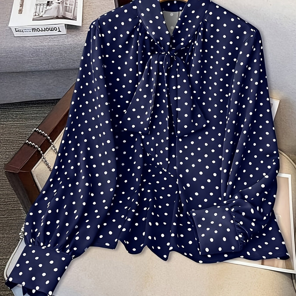 Blouse grande taille à pois, manches longues, porté de face