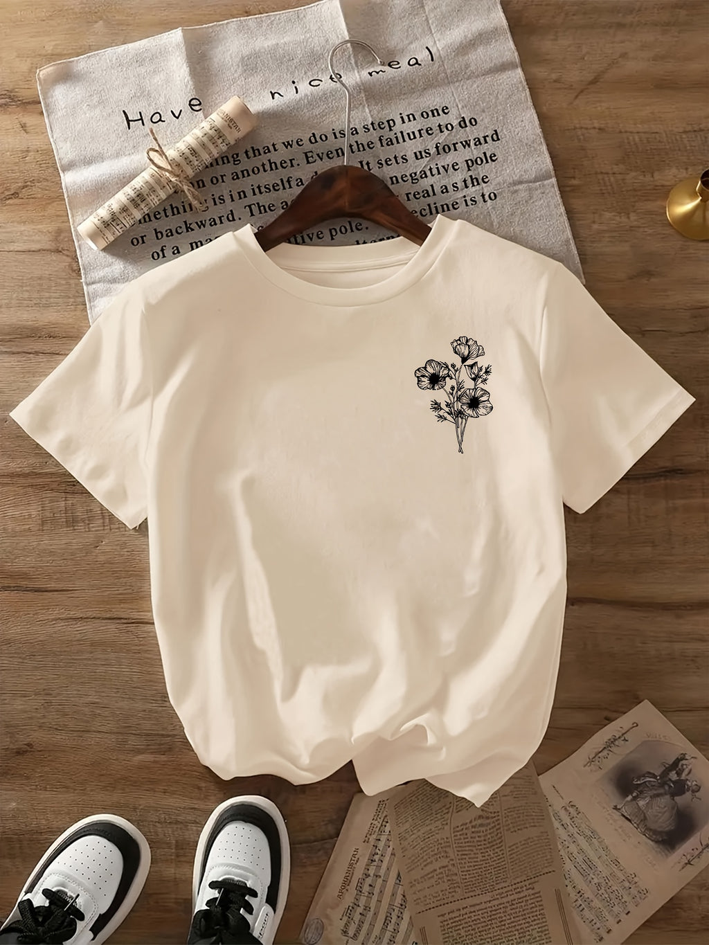 T-shirt grande taille à imprimé fleuri, coupe ample, vu de dos