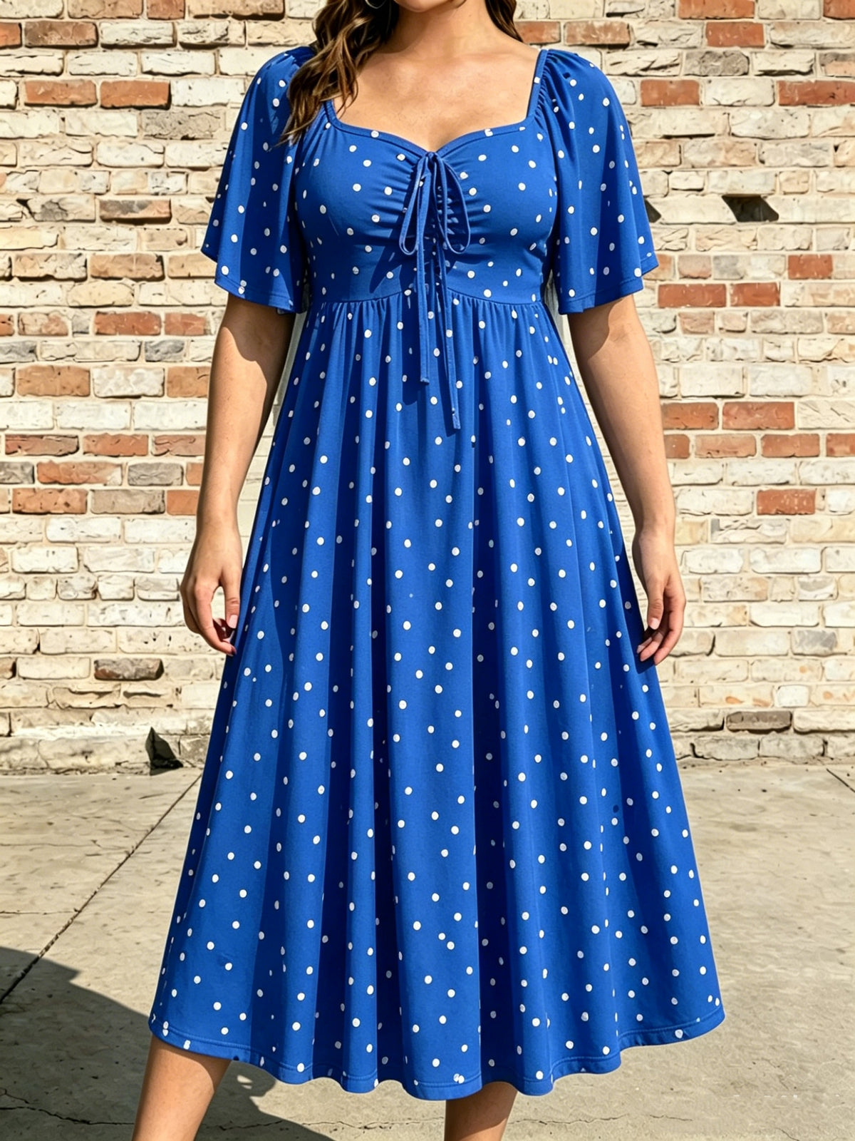 Robe mi-longue grande taille — Pois, taille sous poitrine