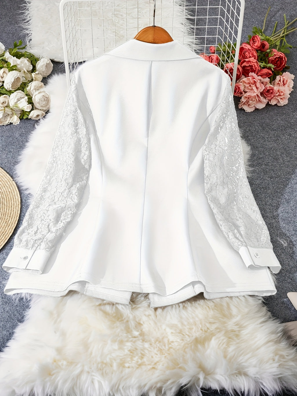 Blazer grande taille en dentelle, effet ajouré, chaleur d'hiver, détail du tissu