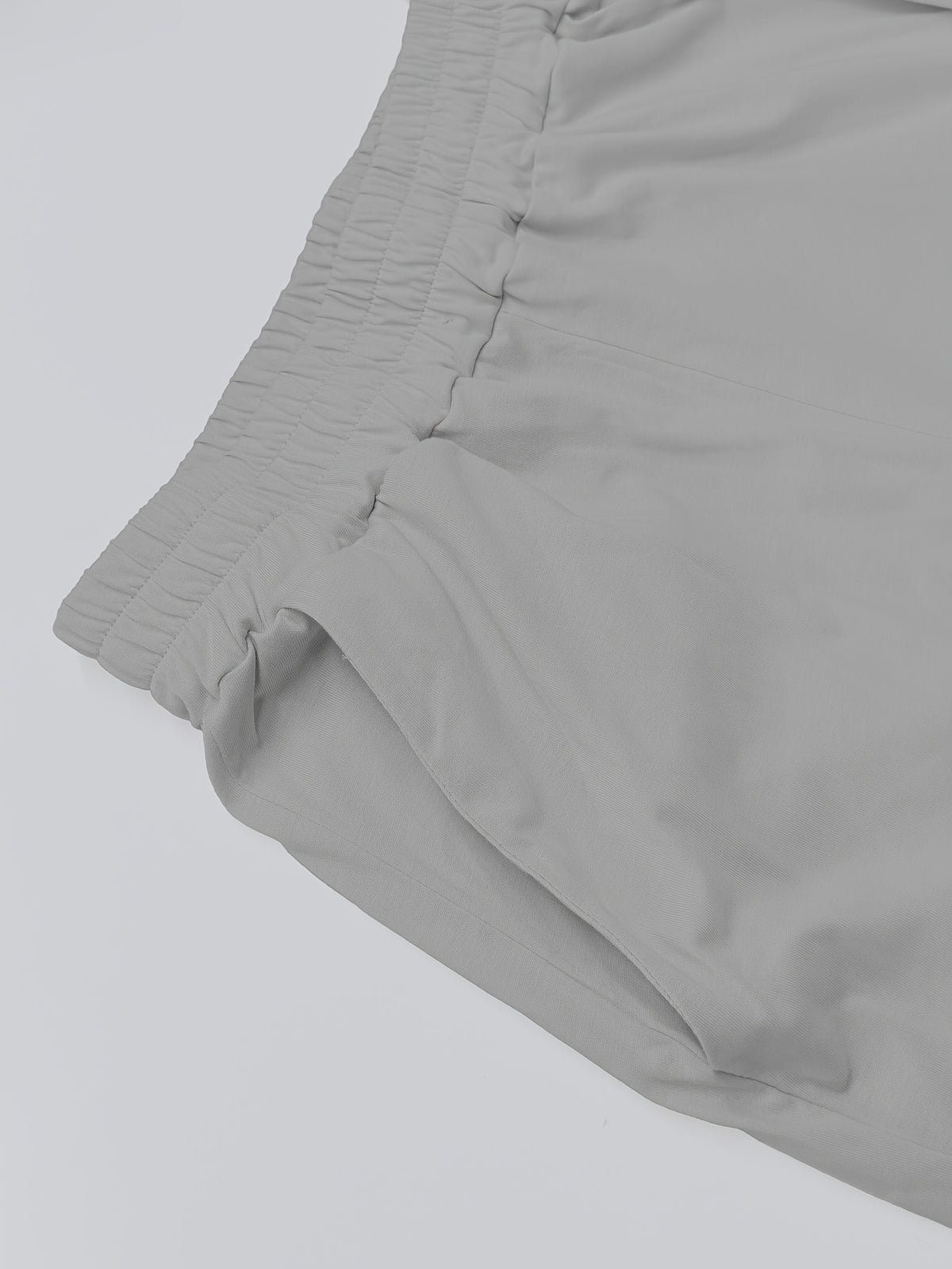 Ensemble grande taille, coupe droite, manches longues, toucher naturel, détail du tissu