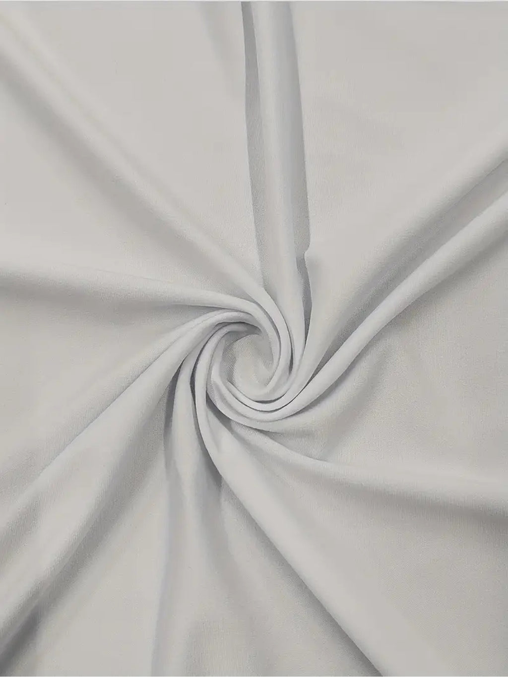 Pyjama grande taille, esprit décontracté, porté de face
