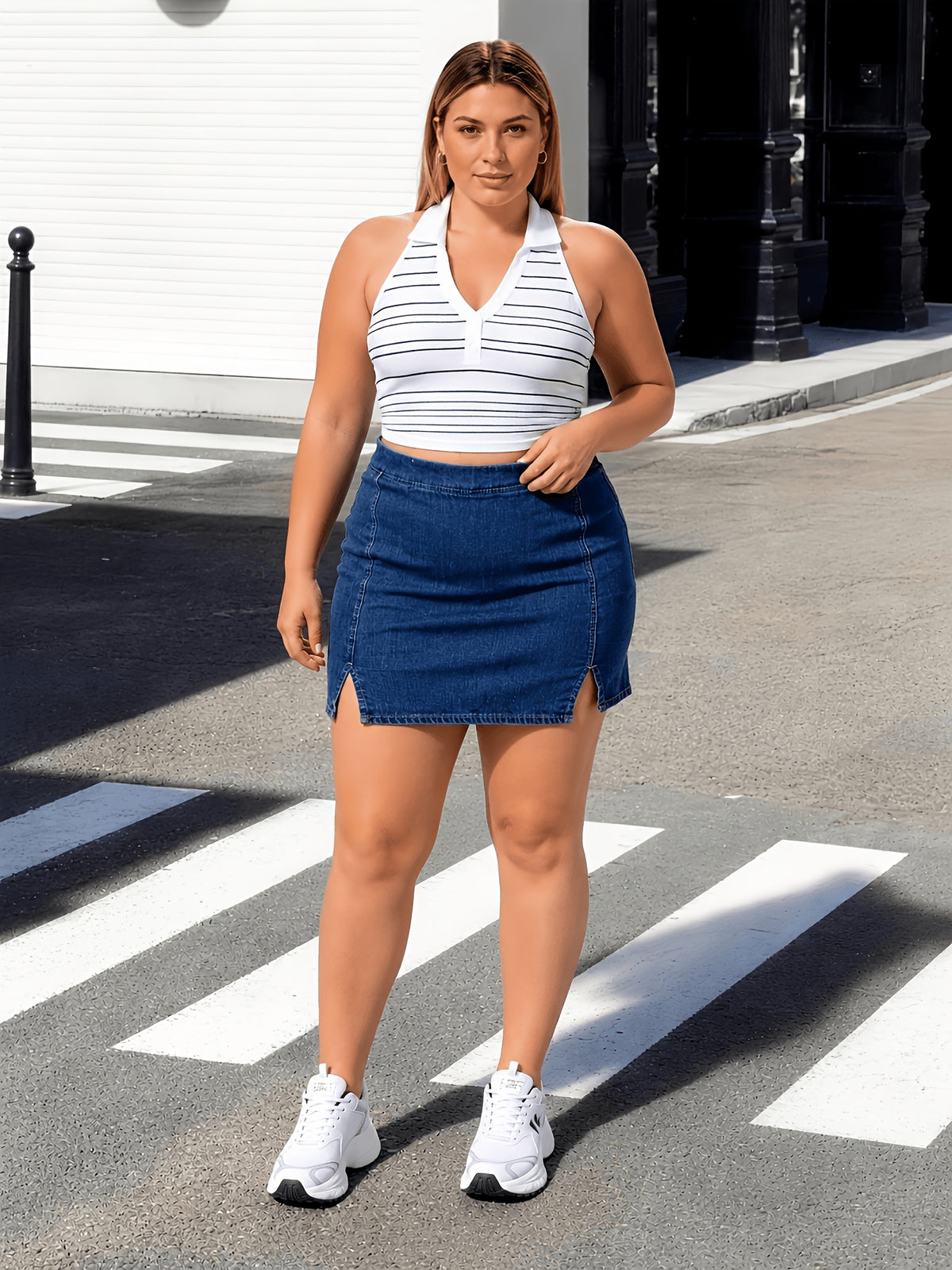 Jupe grande taille, coupe oversize, tenue franche, forte élasticité, porté de face