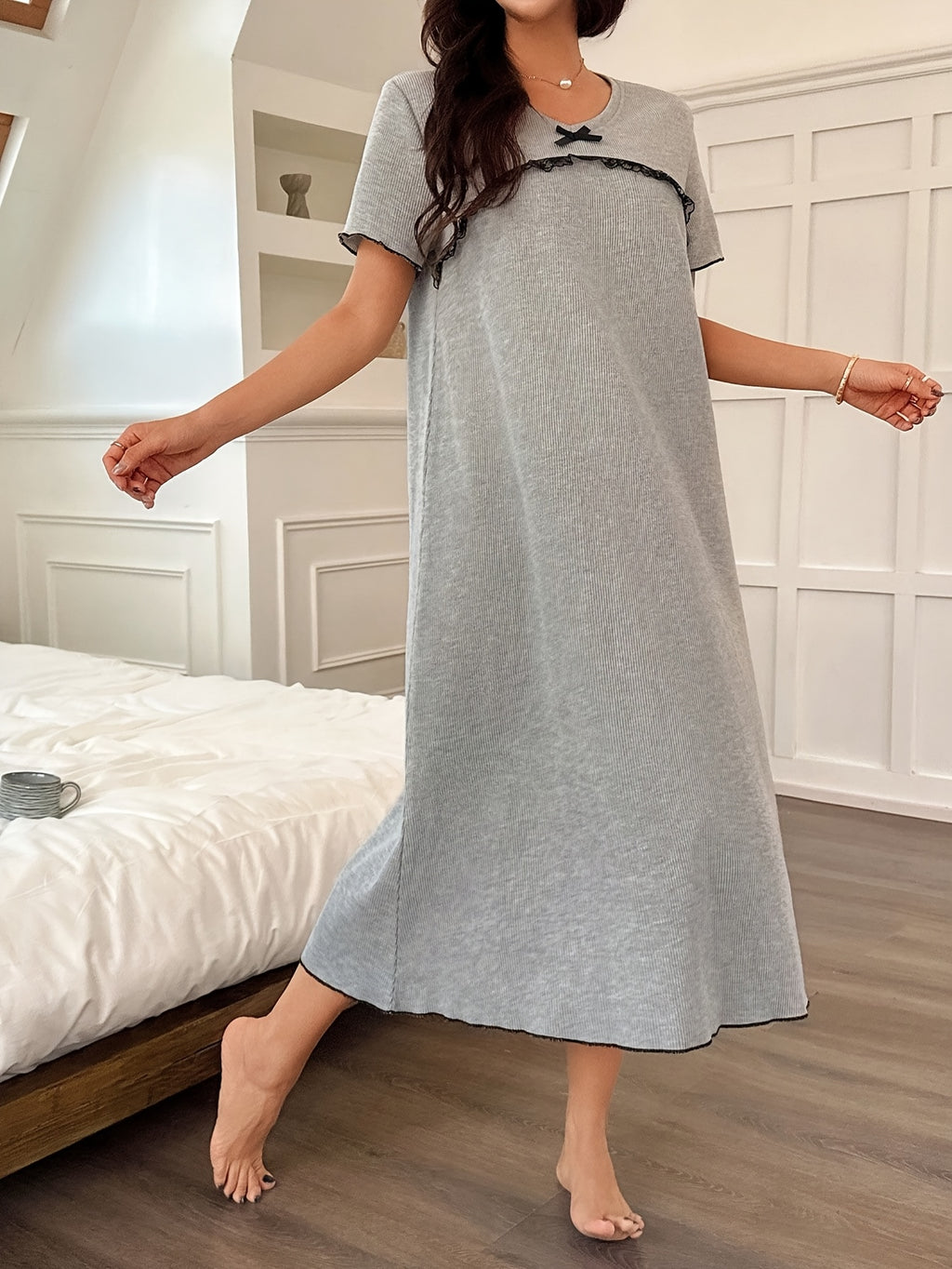 Chemise de nuit grande taille — Dentelle noire, trois coloris