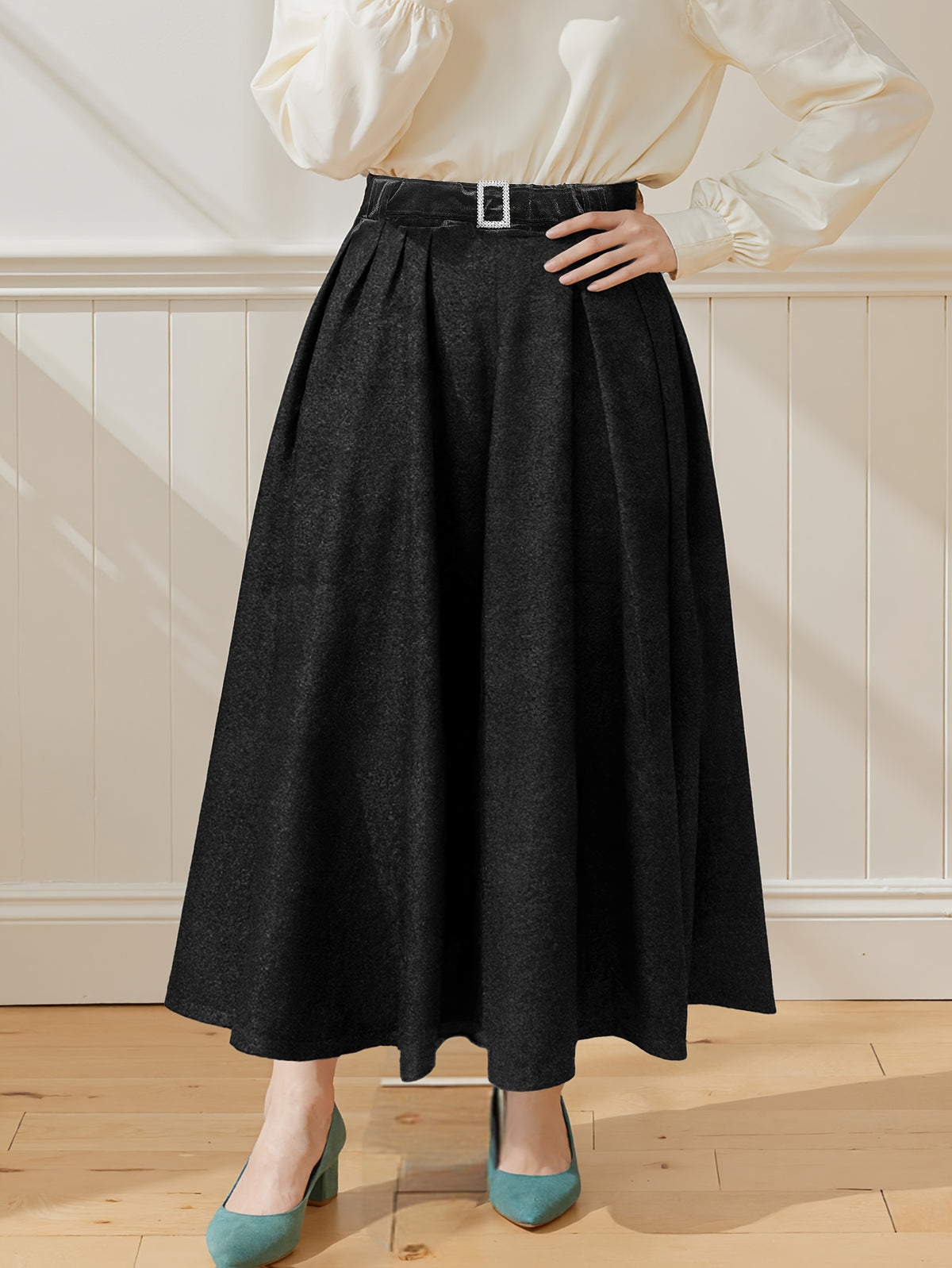 Jupe grande taille en velours, coupe ample, toucher profond — composition : 100% Polyester Image