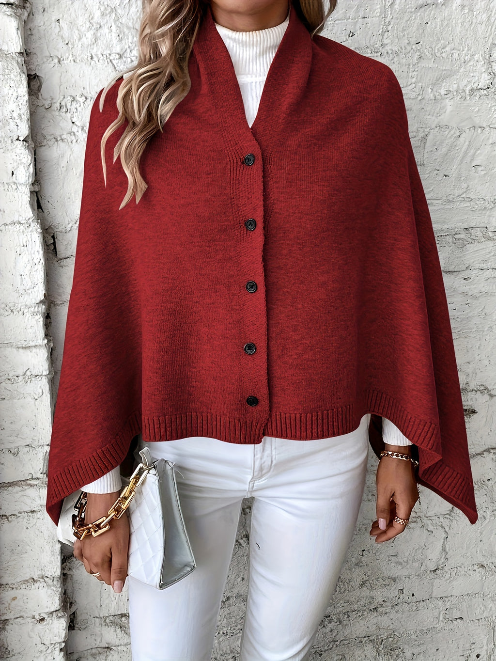 Pull grande taille, coupe oversize, épaules dénudées, détail du tissu