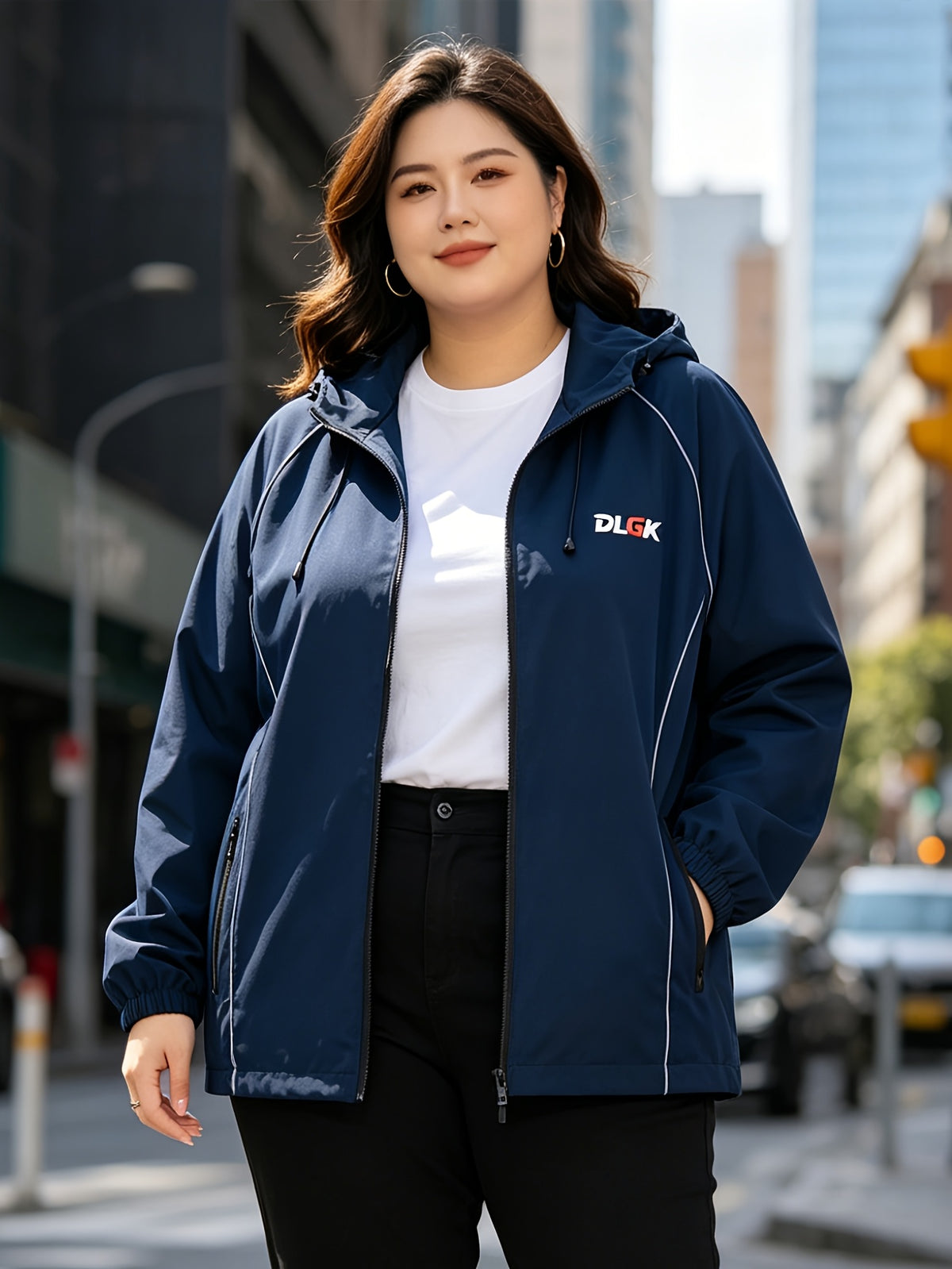 Veste grande taille, poches pratiques, ligne nette, autre coloris