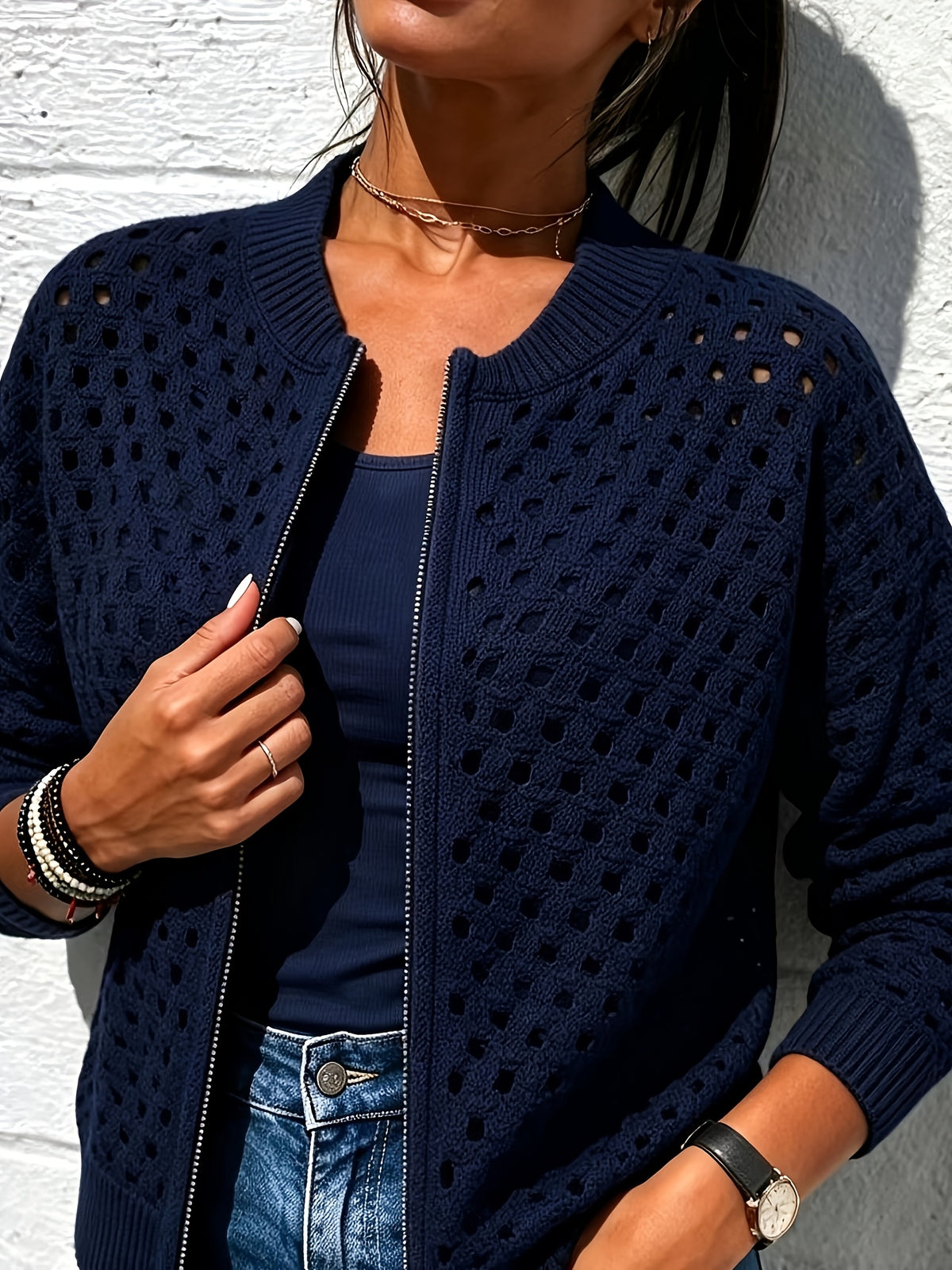 Pull grande taille, détail ajouré, vue de profil