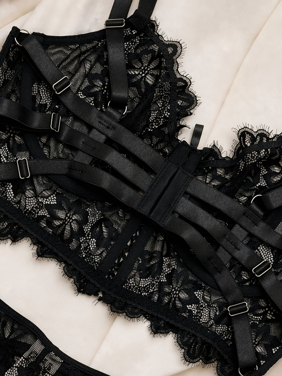 Ensemble grande taille, allure vintage, détail du col