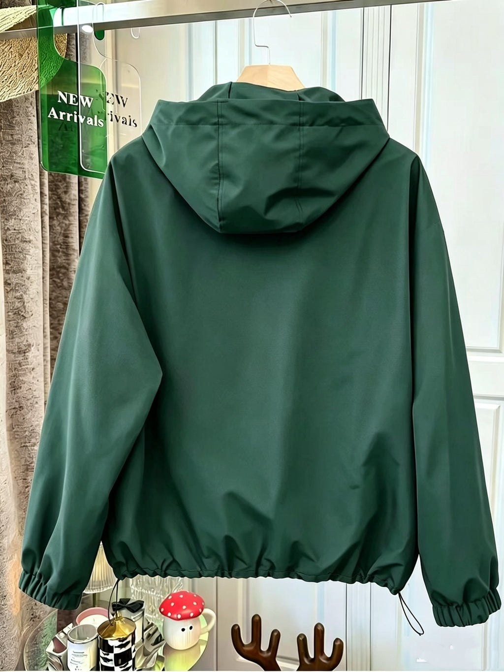 Veste grande taille, poches pratiques, coupe-vent, vue de profil
