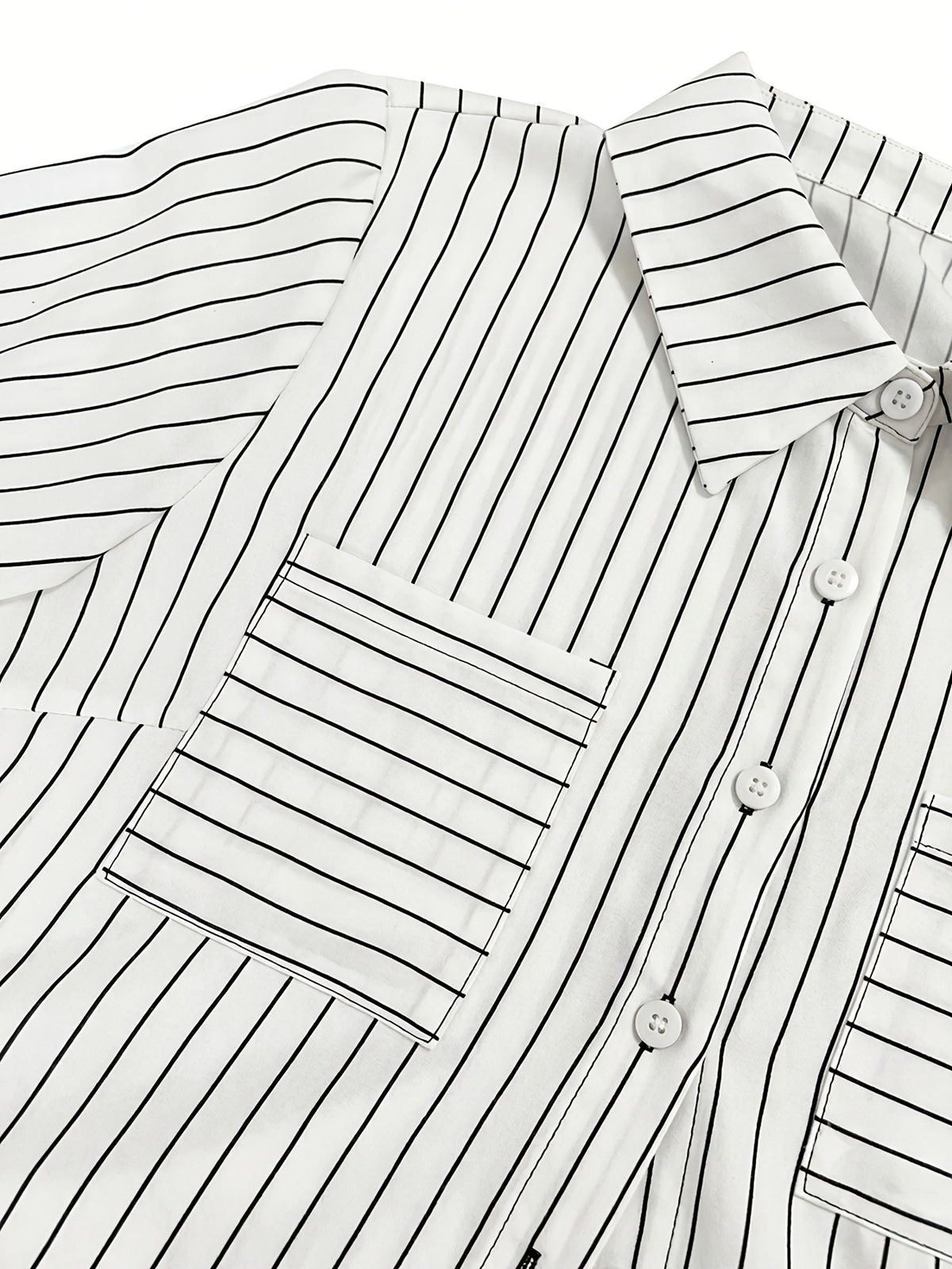 Robe grande taille à rayures, poches pratiques, ligne nette, porté de face