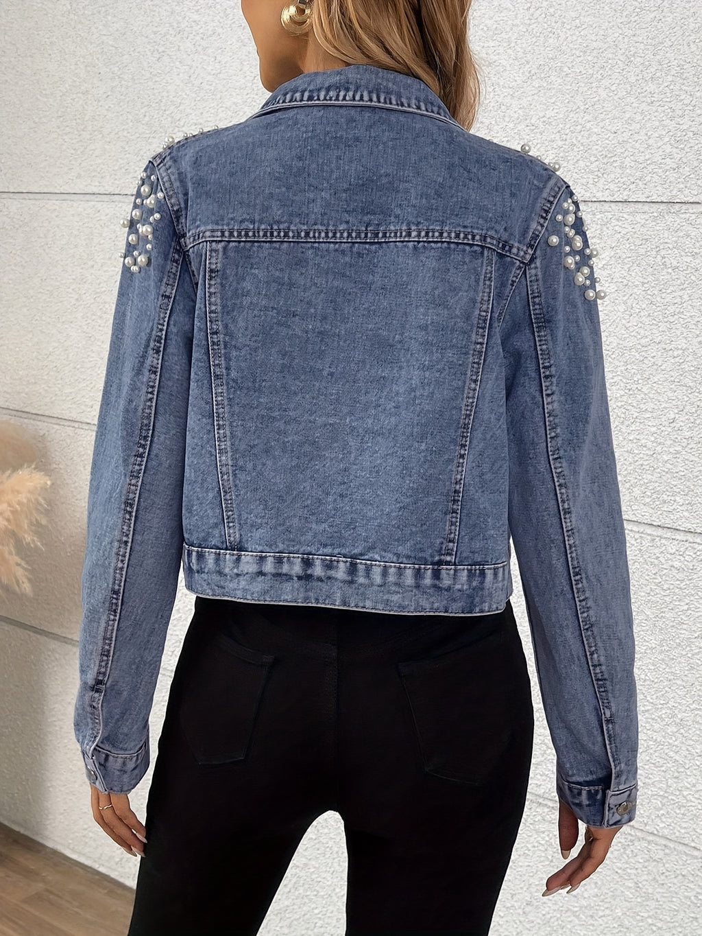 Veste grande taille, col à revers, boutonnage, manches courtes, tissu opaque