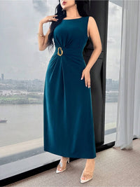 Robe longue grande taille — Bleu canard, anneau doré à la taille