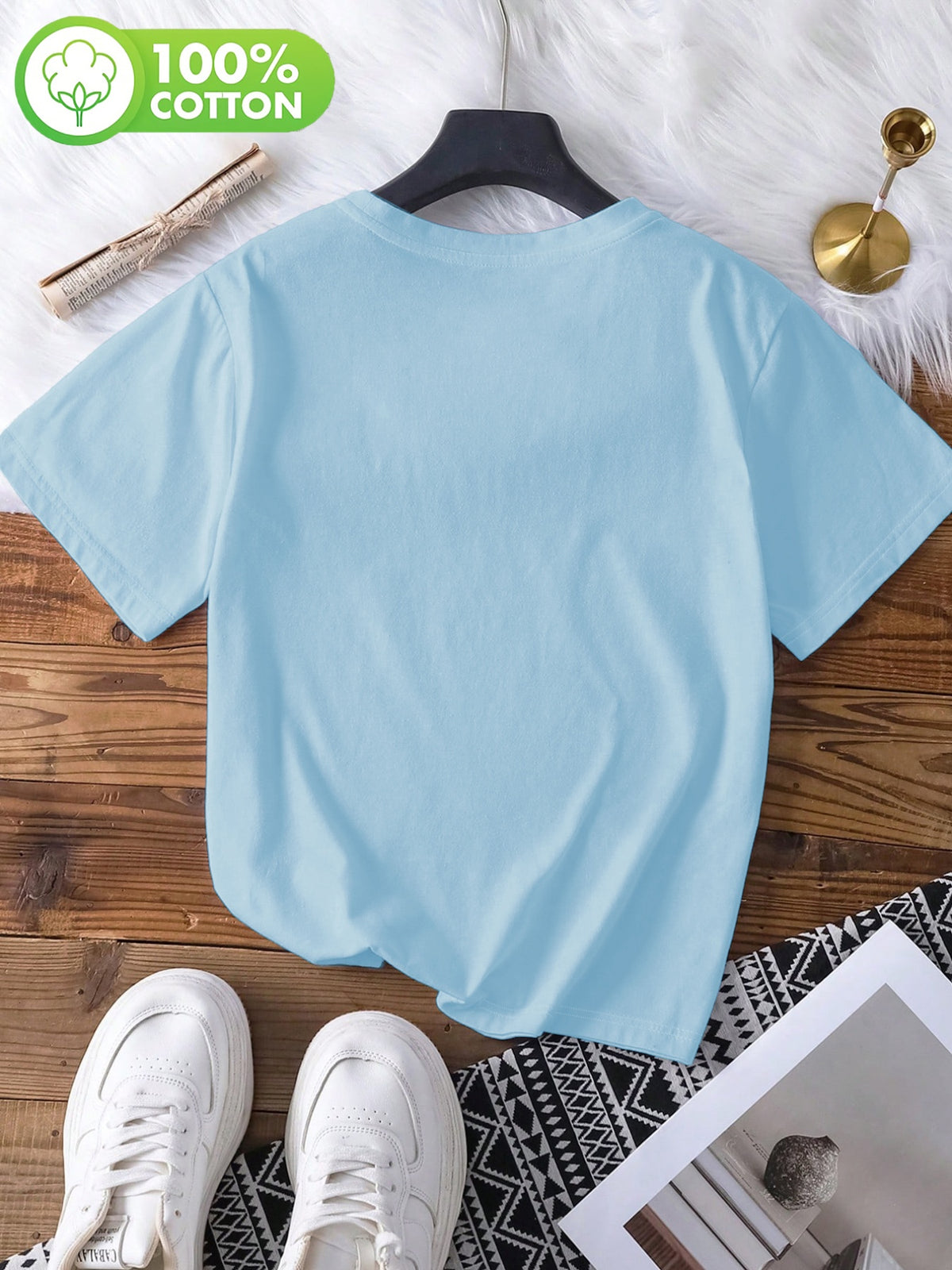 T-shirt grande taille, coupe ample, col V, manches courtes, vu de dos