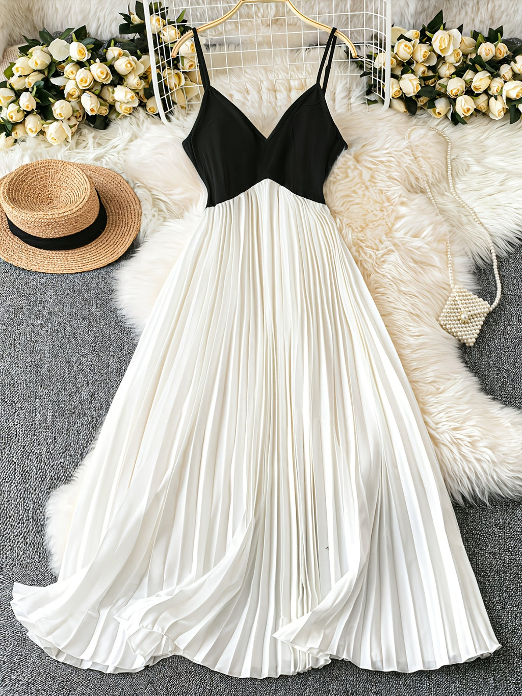 Robe longue grande taille, buste maille et jupe plissée écrue