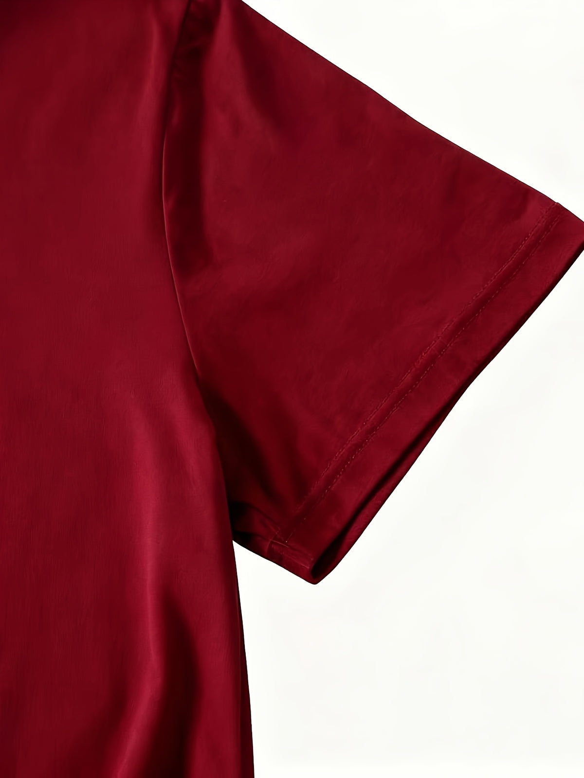 T-shirt grande taille, coupe ample, col rond, manches courtes, tissu opaque