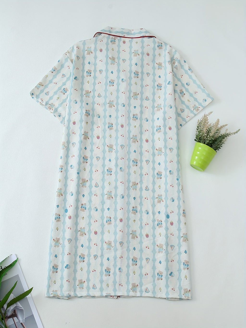 Robe grande taille à imprimé fleuri, boutonnage