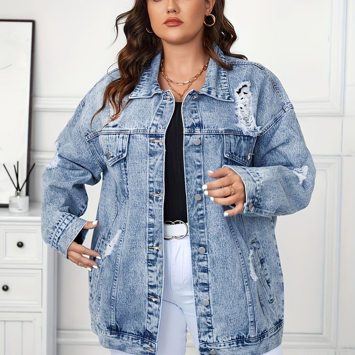 Top grande taille, tenue franche, esprit streetwear — matière : denim