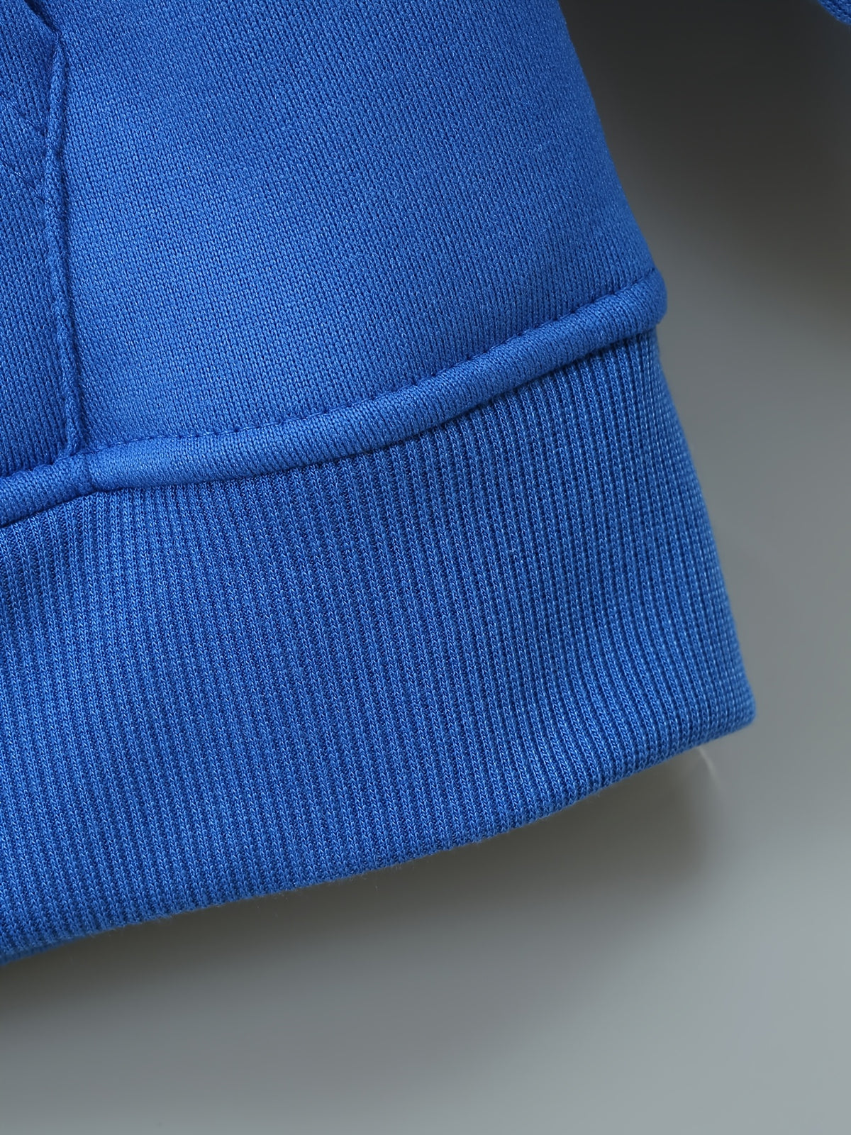 Veste grande taille, coupe ample, capuche, manches longues, détail du col
