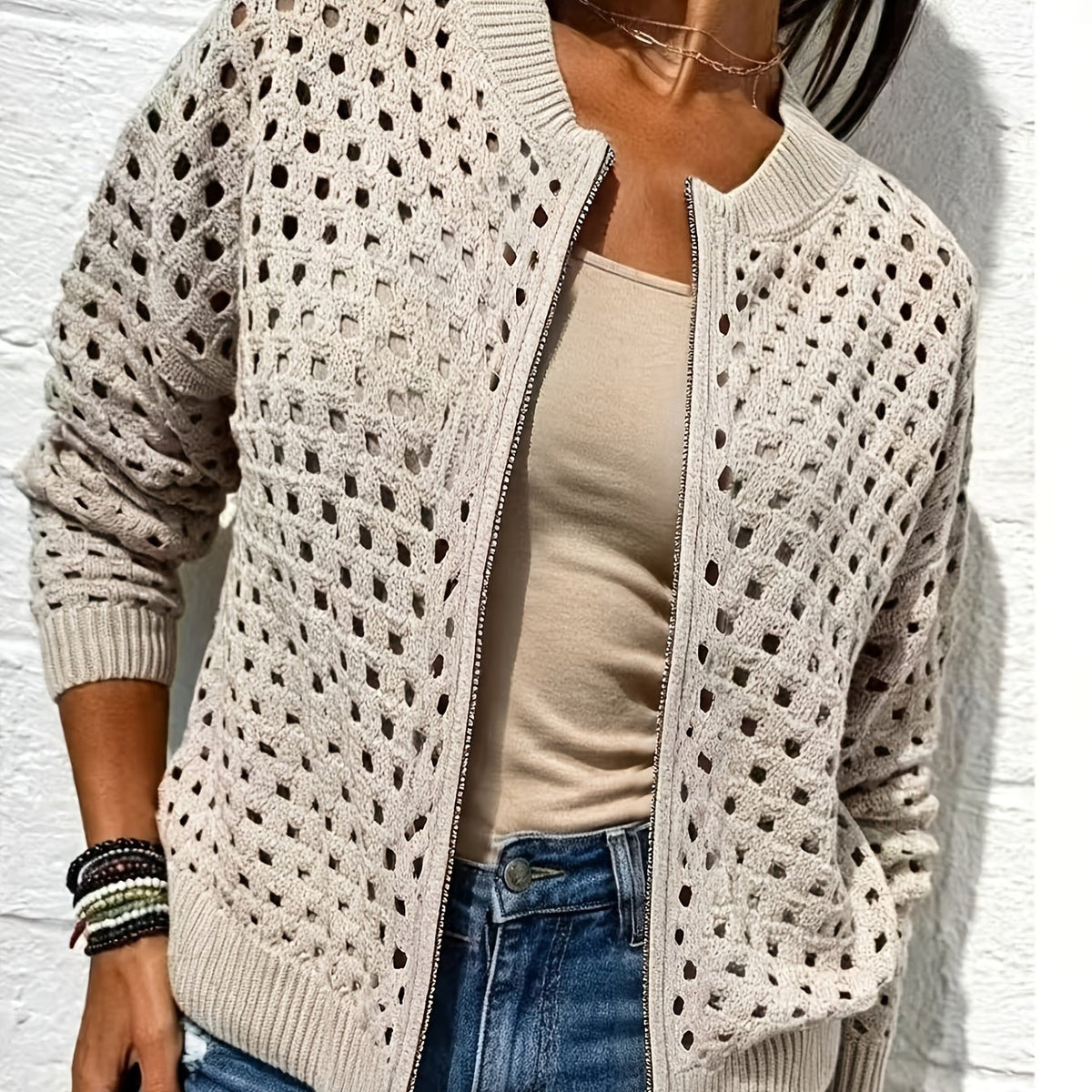 Pull grande taille, détail ajouré — composition : 100% Polyester