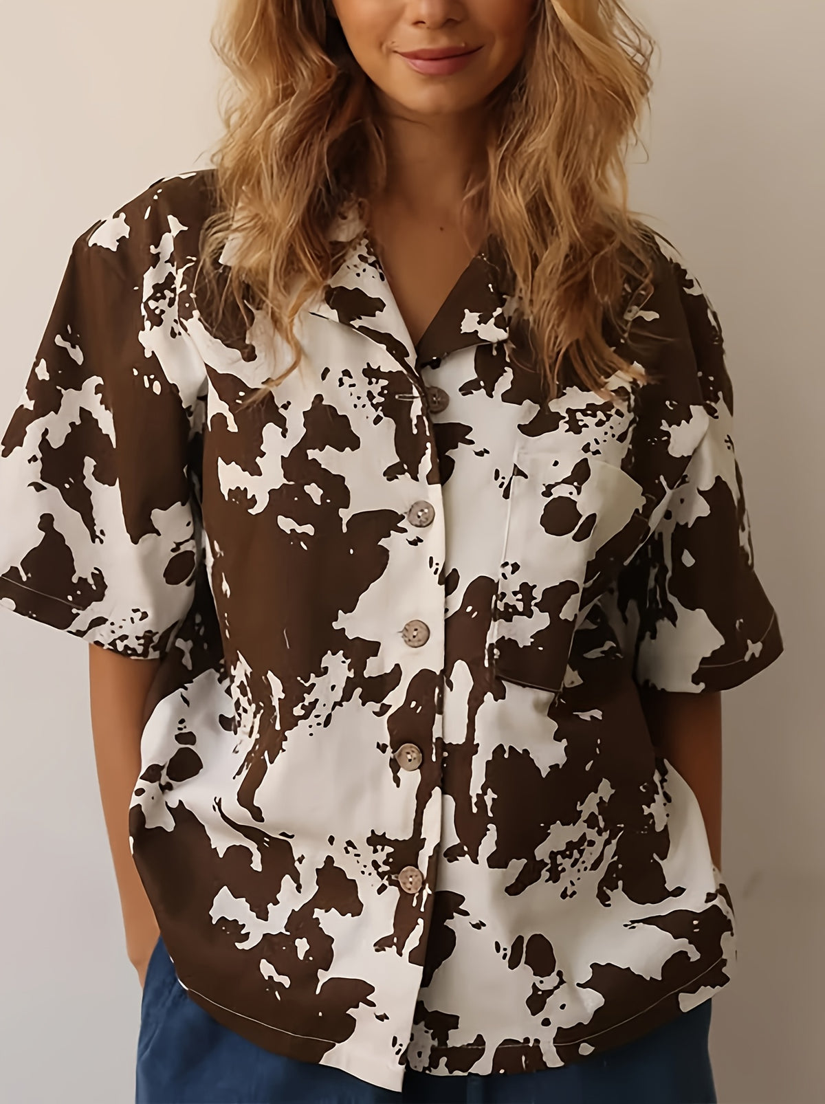 Chemise grande taille, coupe ample, manches courtes — composition : 90% Polyester, 10% Élasthanne Image