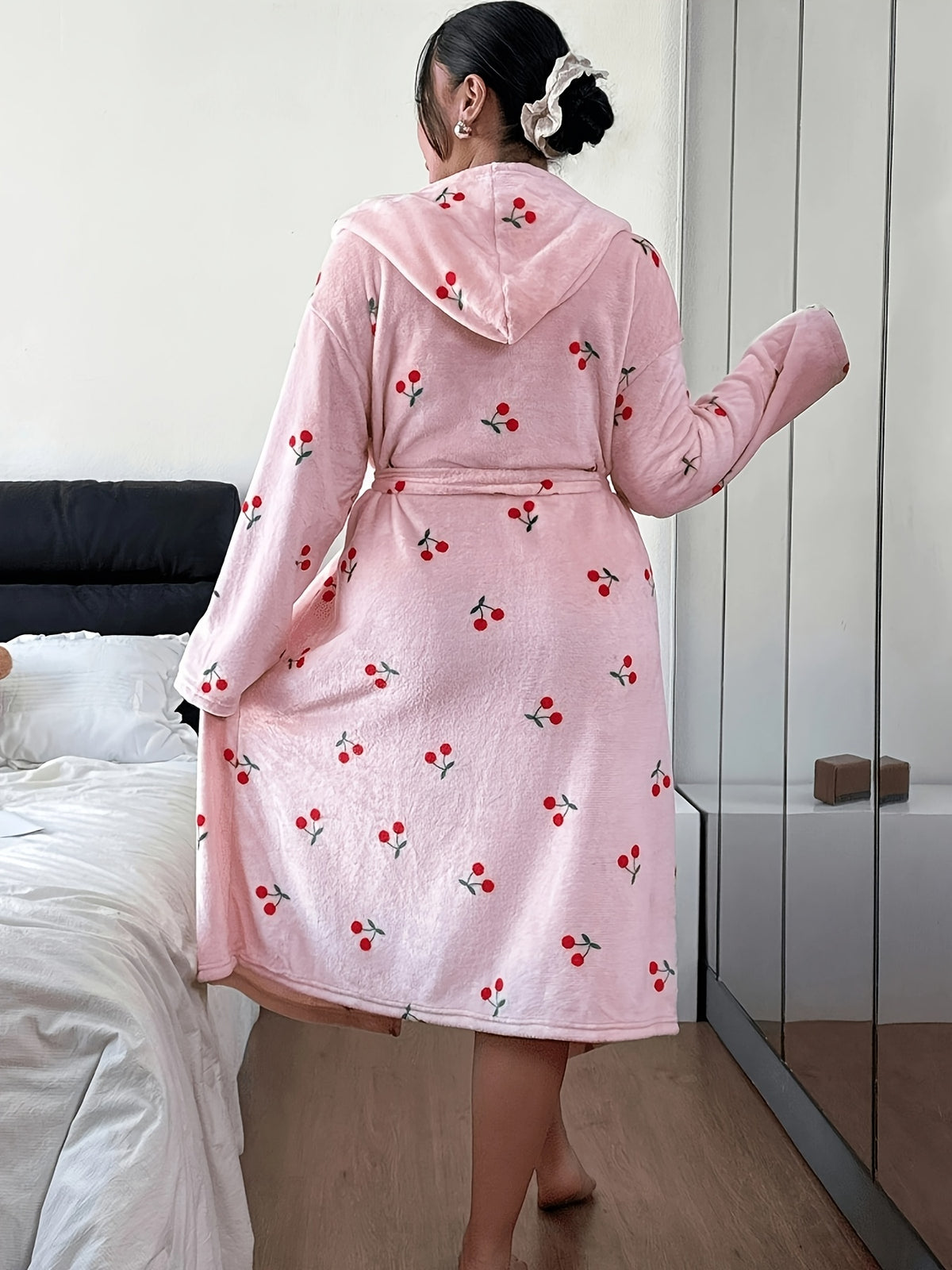Peignoir grande taille, coupe ample, capuche, chaleur d'hiver, vu de dos
