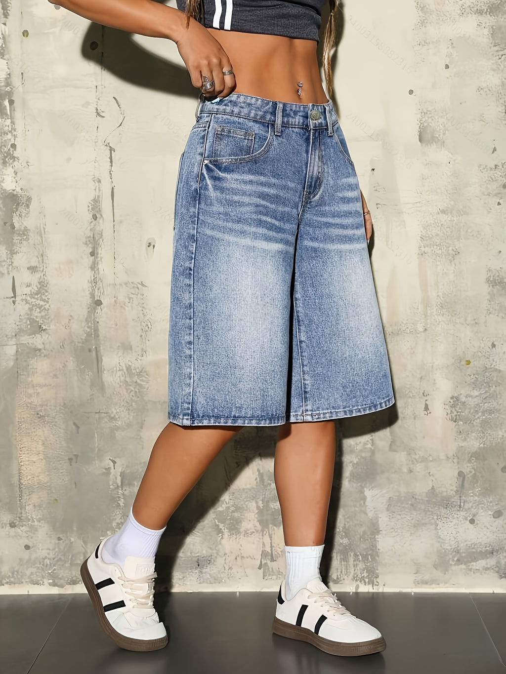Short grande taille, coupe évasée, toucher naturel, tissu opaque