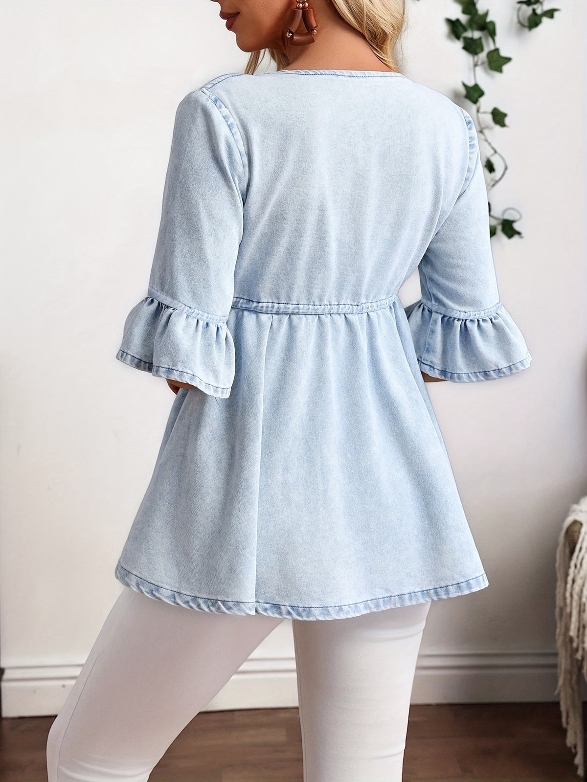 Veste grande taille, coupe ample, volants, tenue franche — composition : 60% Coton, 25% Polyester, 15% Viscose