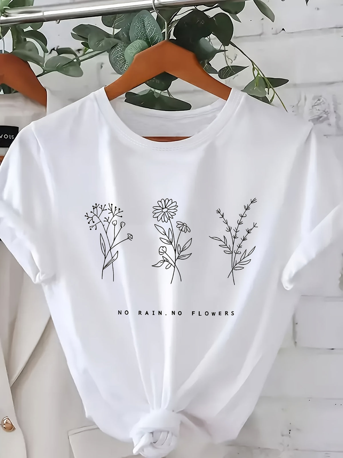 T-shirt grande taille à imprimé fleuri, manches courtes, imprimé floral, détail du tissu
