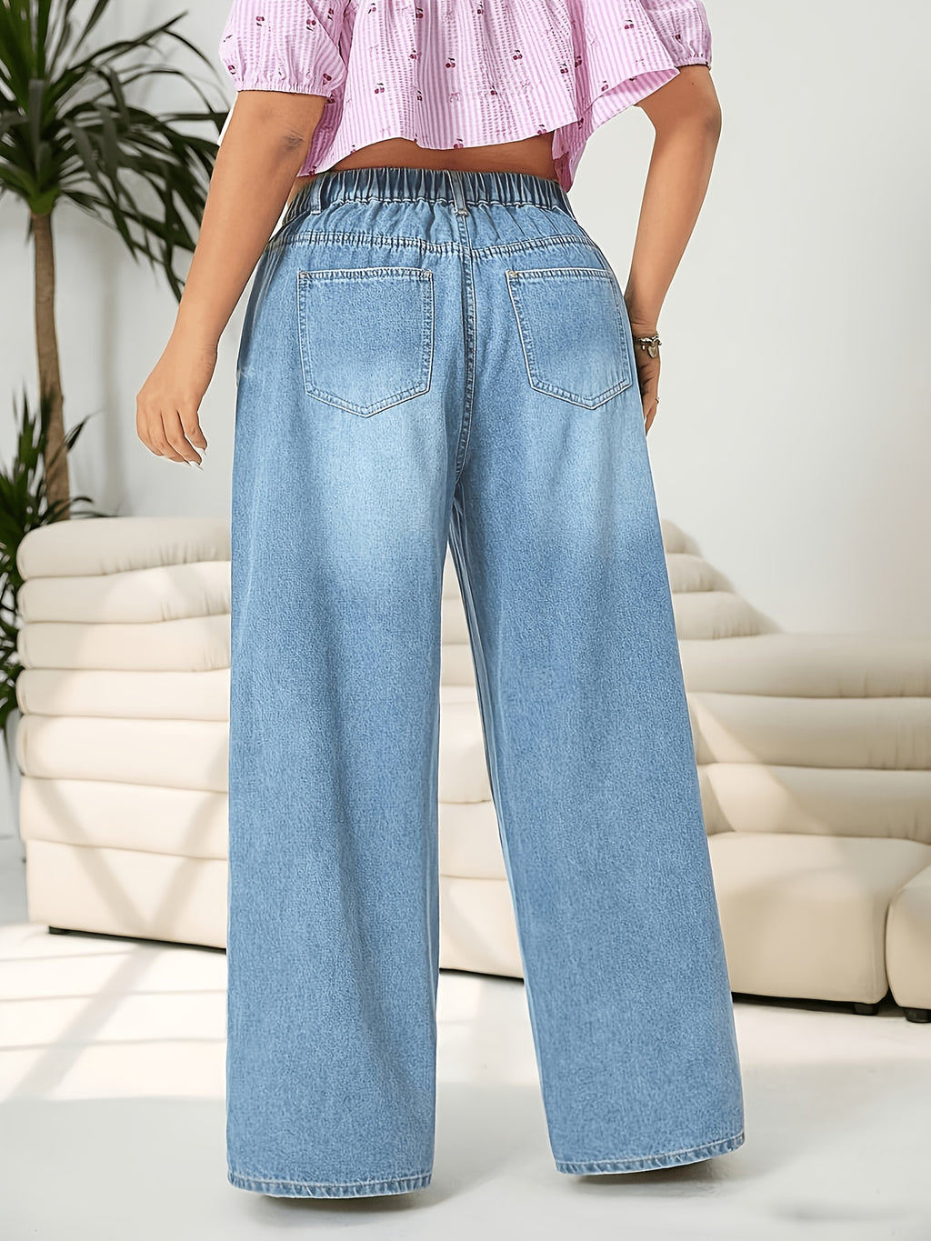 Jean grande taille, coupe oversize, poches pratiques, toucher naturel, tissu opaque