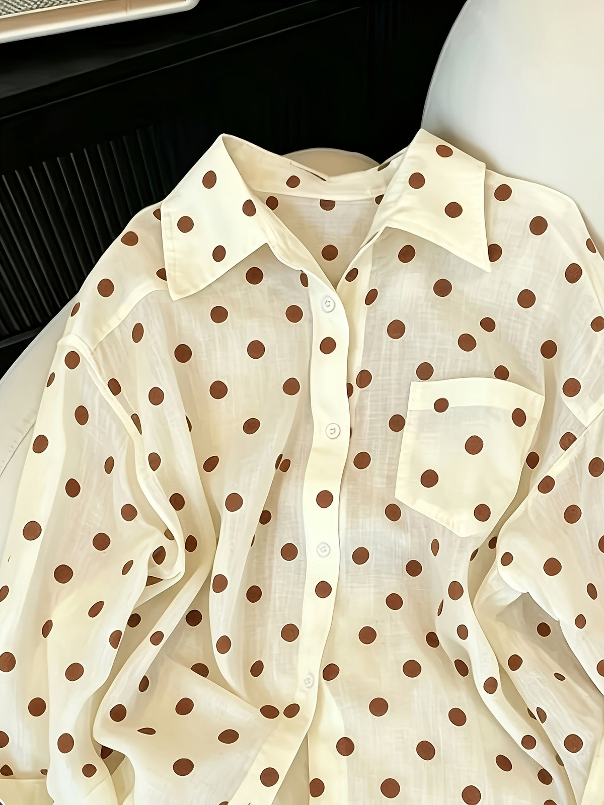 Chemise grande taille à imprimé fleuri, col, mise en situation