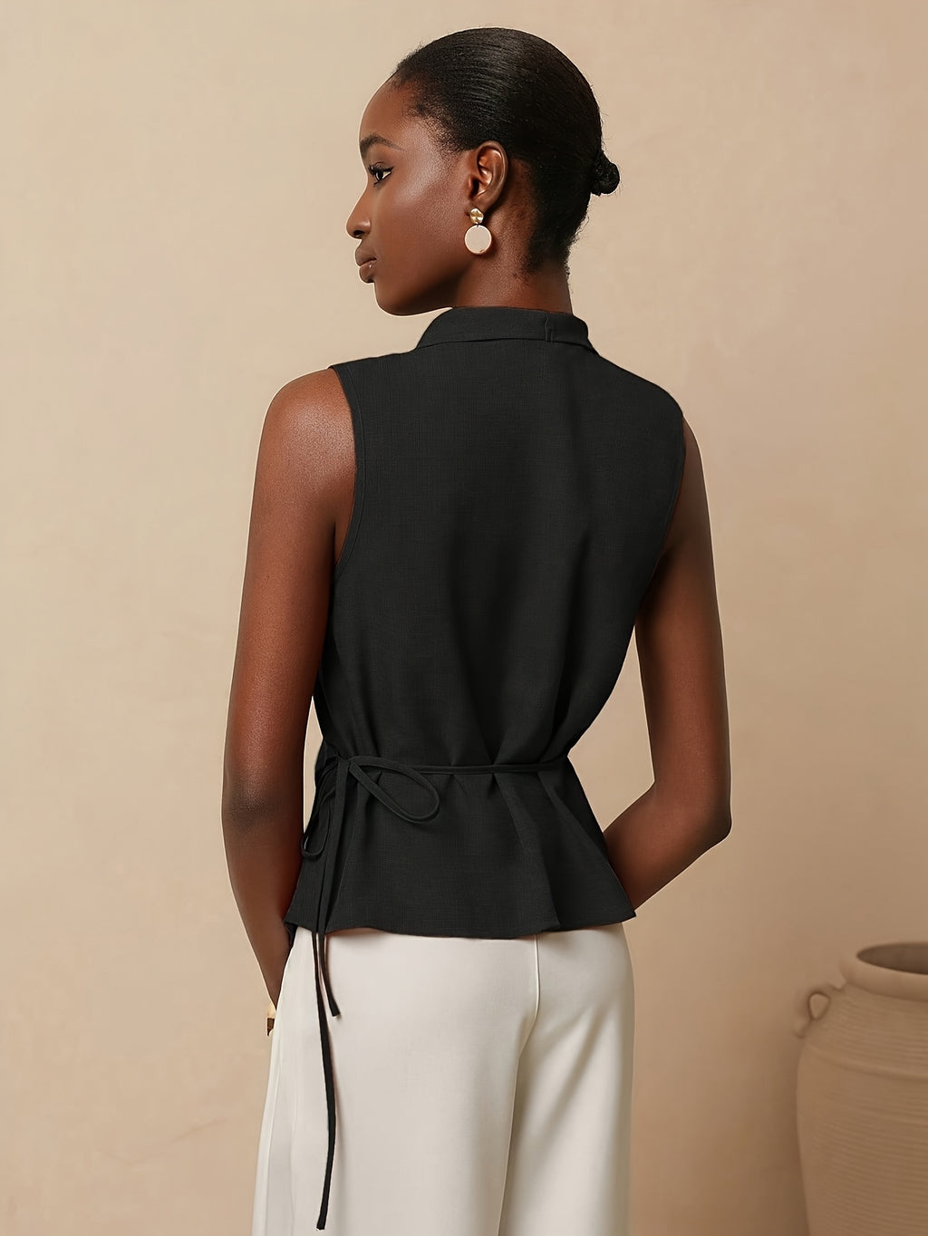 Chemise grande taille, col V, mise en situation
