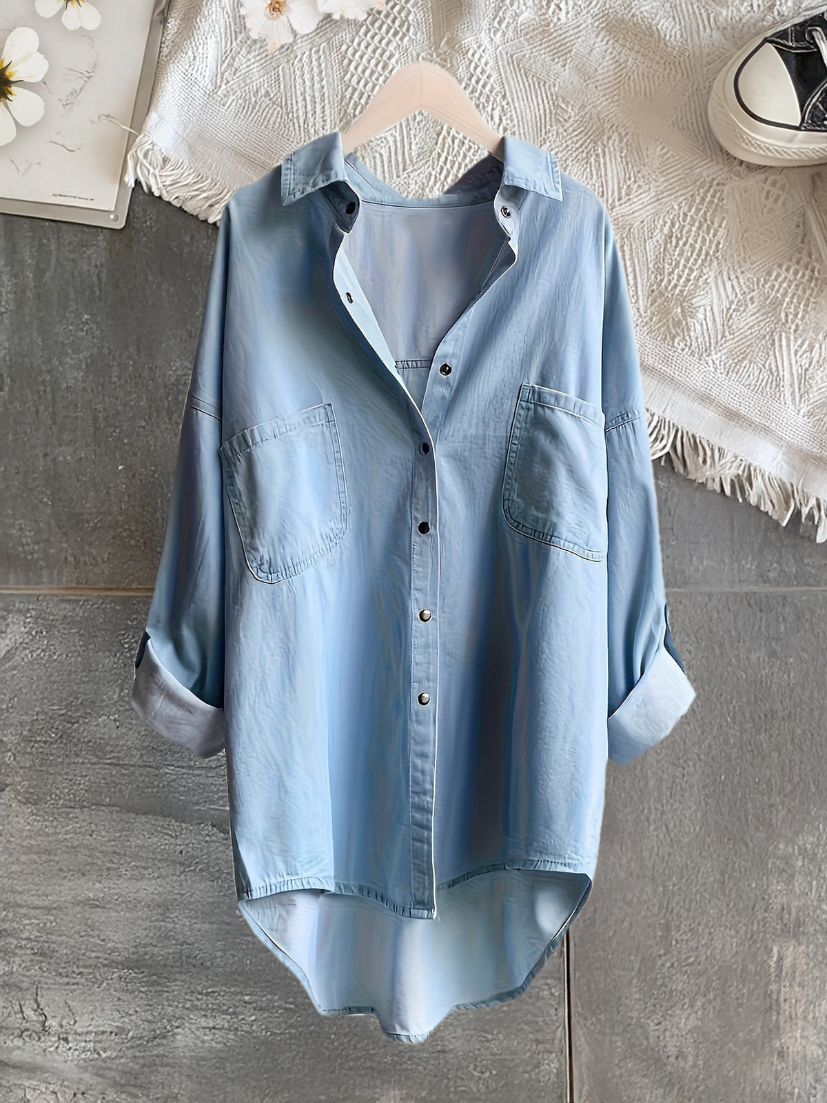 Chemise grande taille, coupe oversize, poches plaquées, manches longues Image