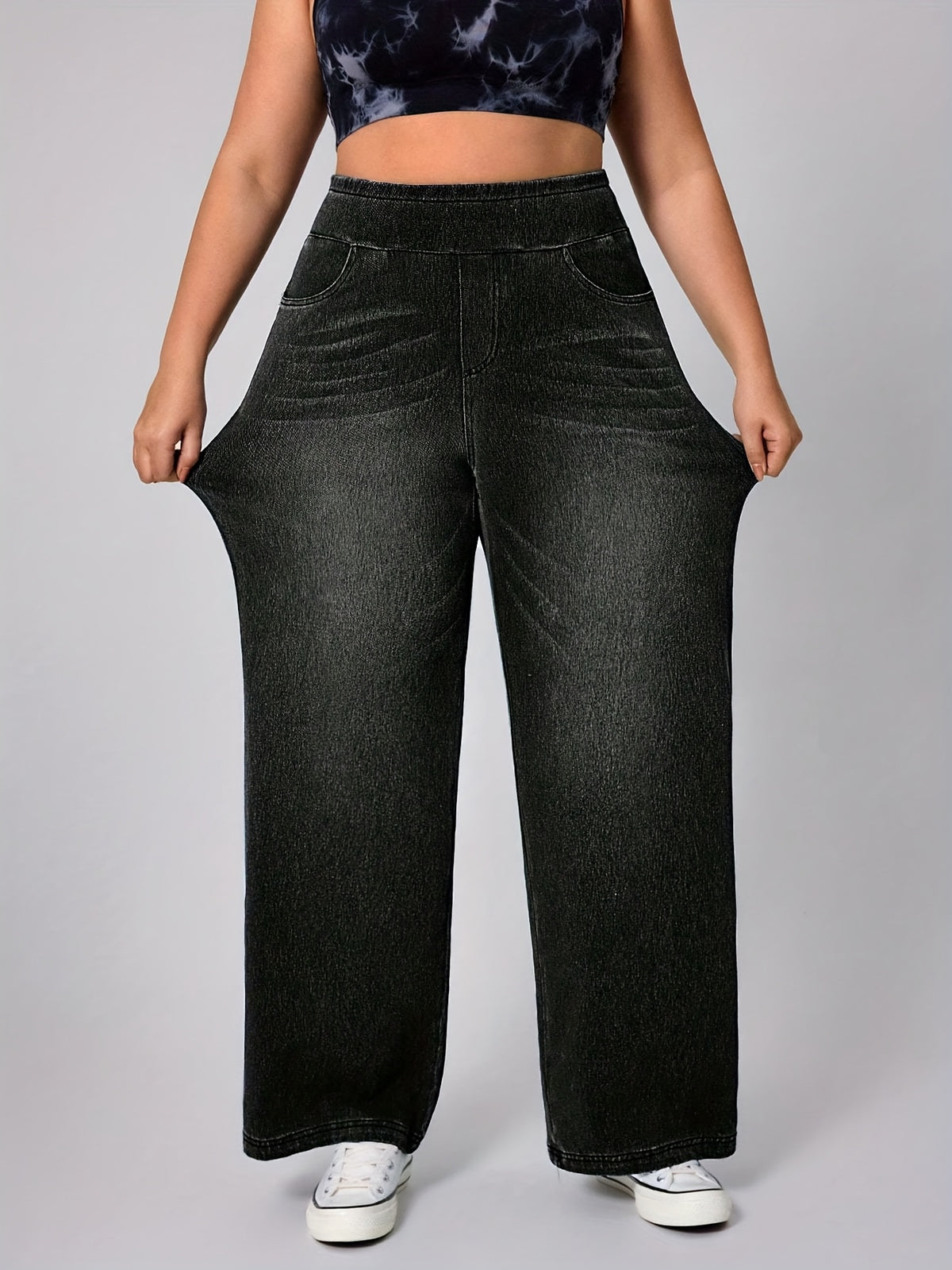 Pantalon grande taille, coupe droite, poches pratiques, toucher naturel Image