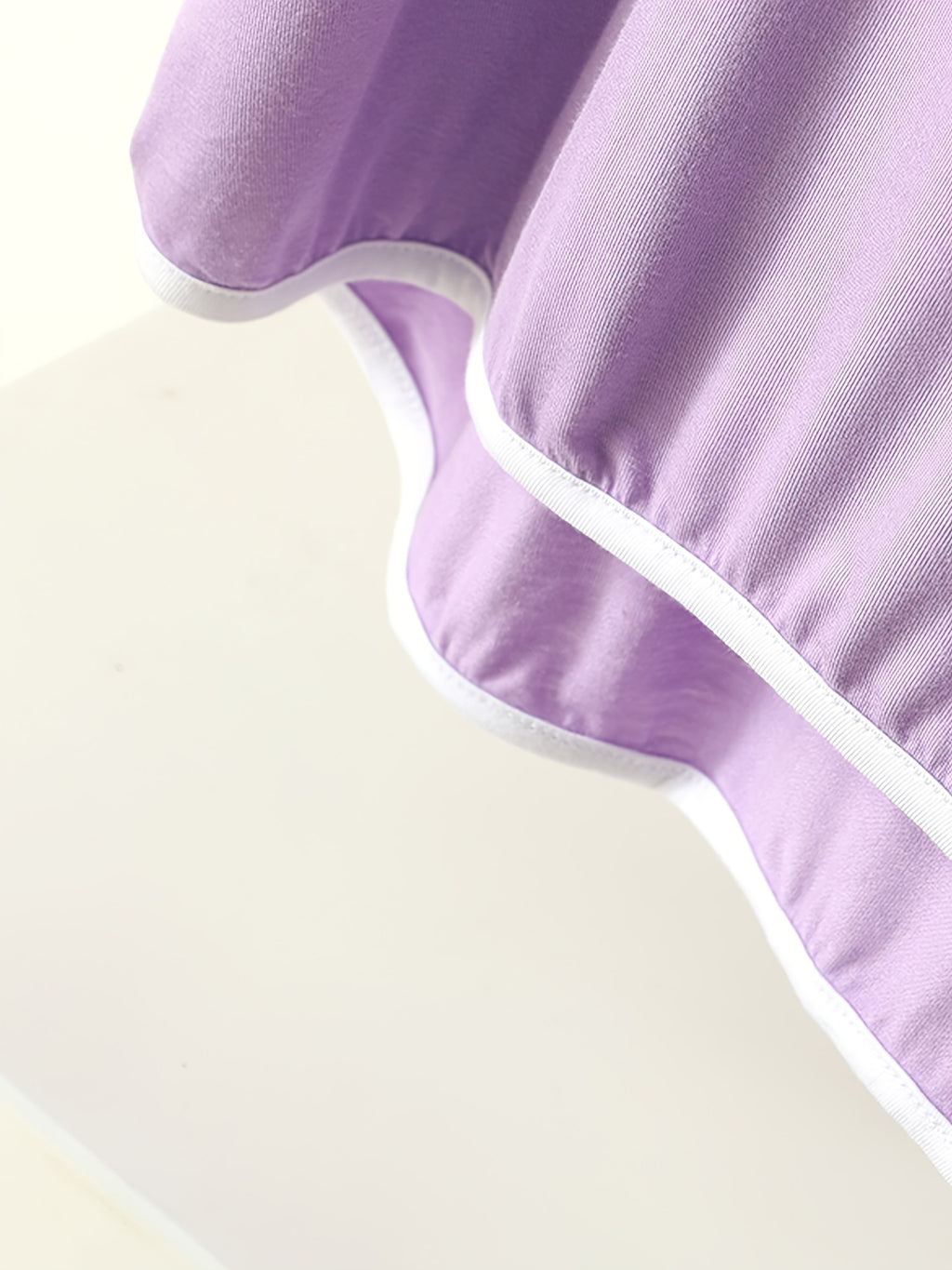 Pyjama grande taille, manches courtes, tombé fluide, vue de profil
