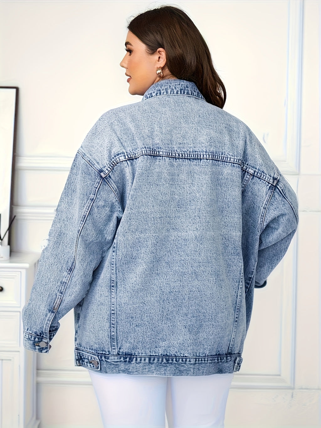 Top grande taille, tenue franche, esprit streetwear, tissu opaque