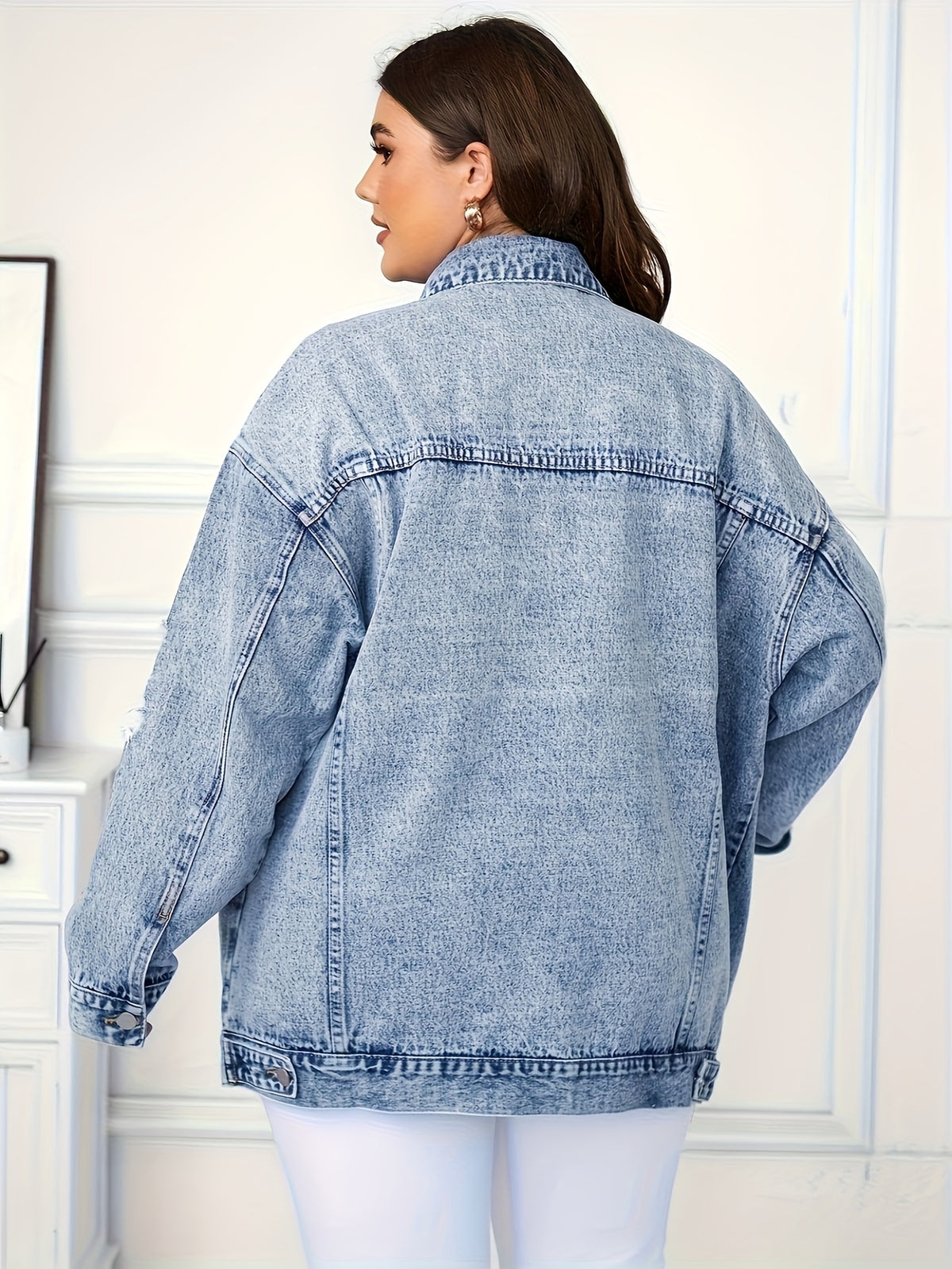 Top grande taille, tenue franche, esprit streetwear, tissu opaque