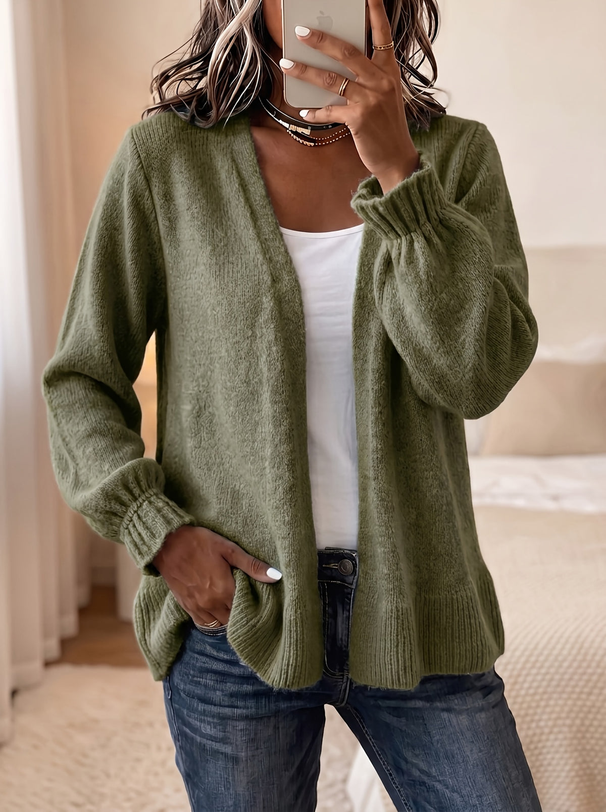 Cardigan grande taille, coupe ample, volants, manches longues, vue de profil