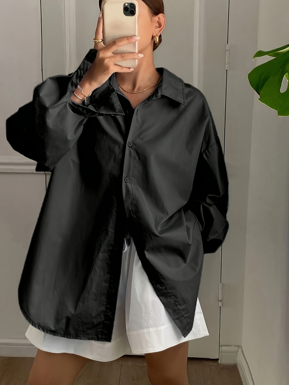 Chemise grande taille, coupe oversize, manches longues, vue de profil