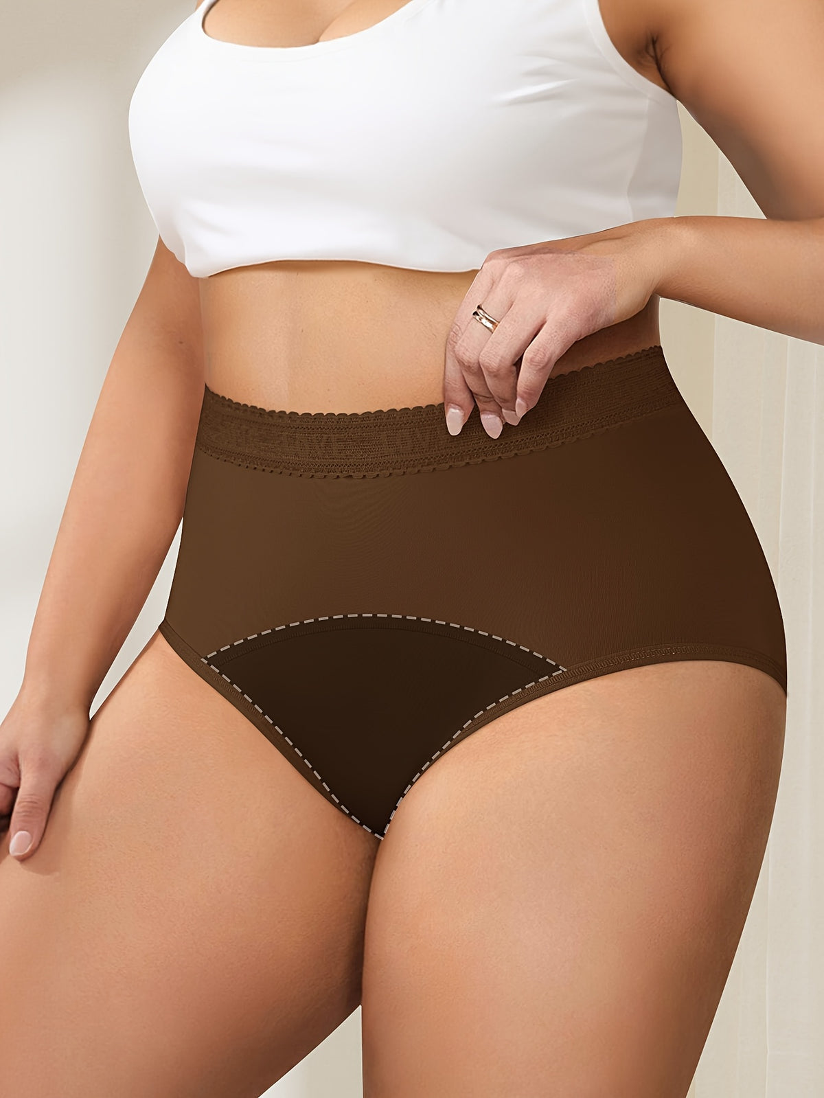Culotte menstruelle grande taille en dentelle, coupe ajustée, effet ajouré Image
