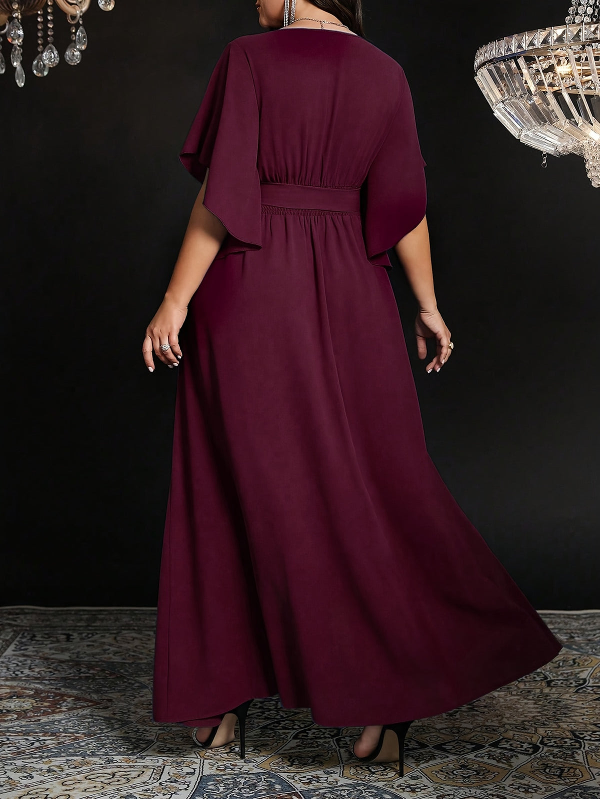 Robe de soirée grande taille — Fente frontale et nœud de taille
